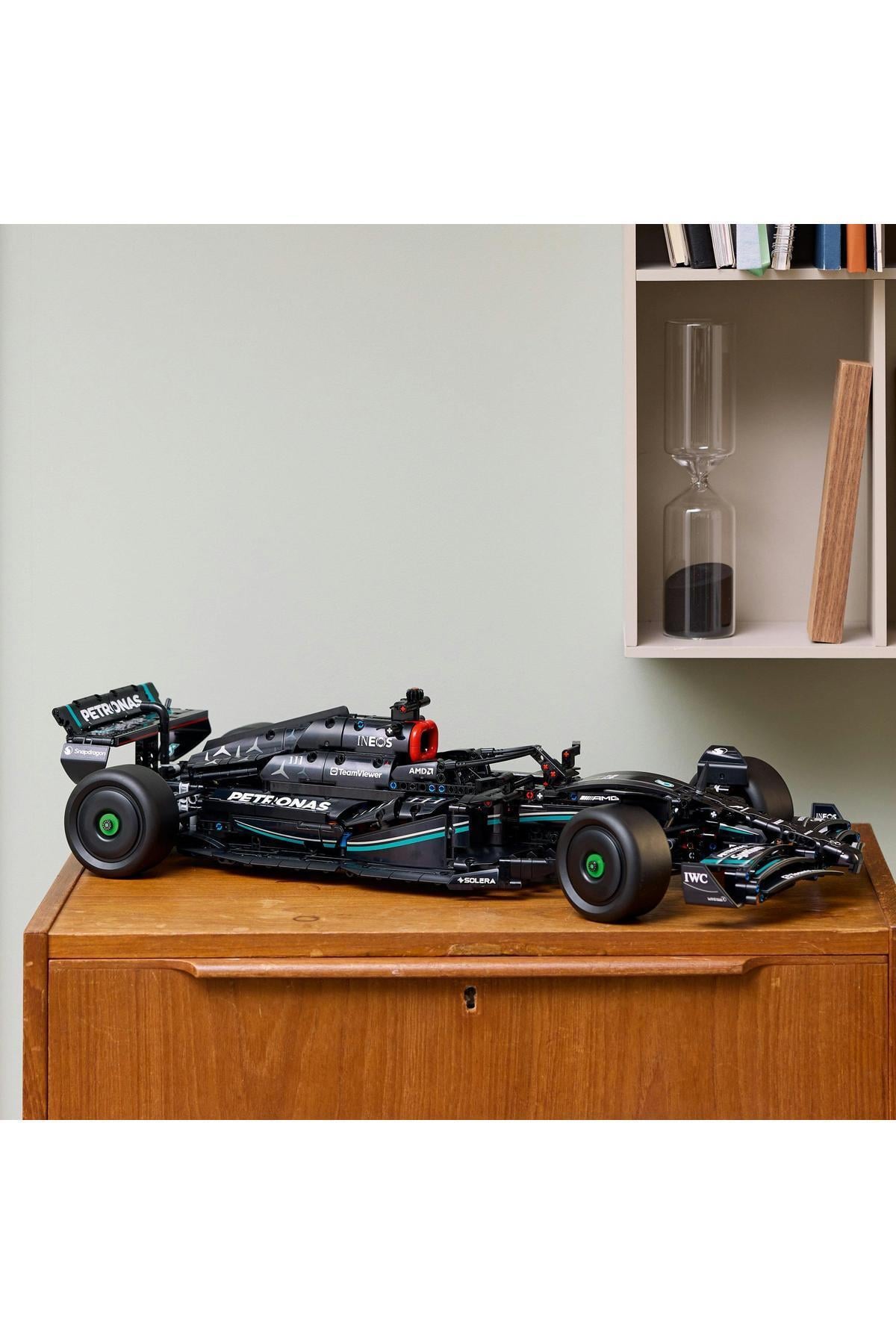 ® Technic Mercedes-AMG F1 W14 E Performance 42171- 18 Yaş ve Üzeri İçin Yapım Seti (1642 Parça)