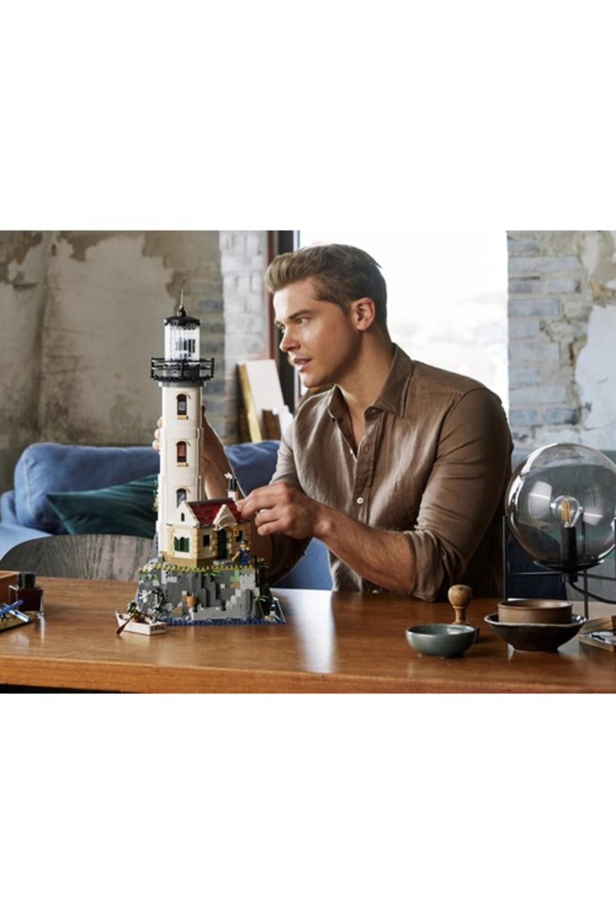 Lego Ideas Motorised Lighthouse 21335