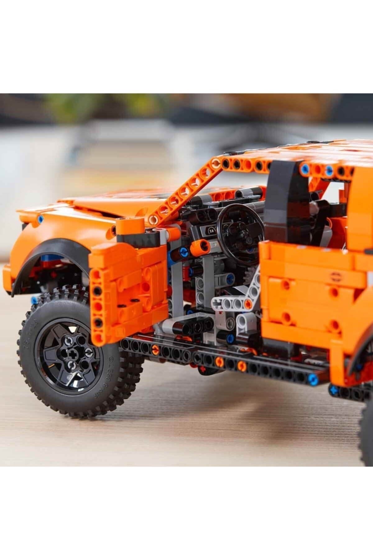 Technic Ford F-150 Raptor 42126