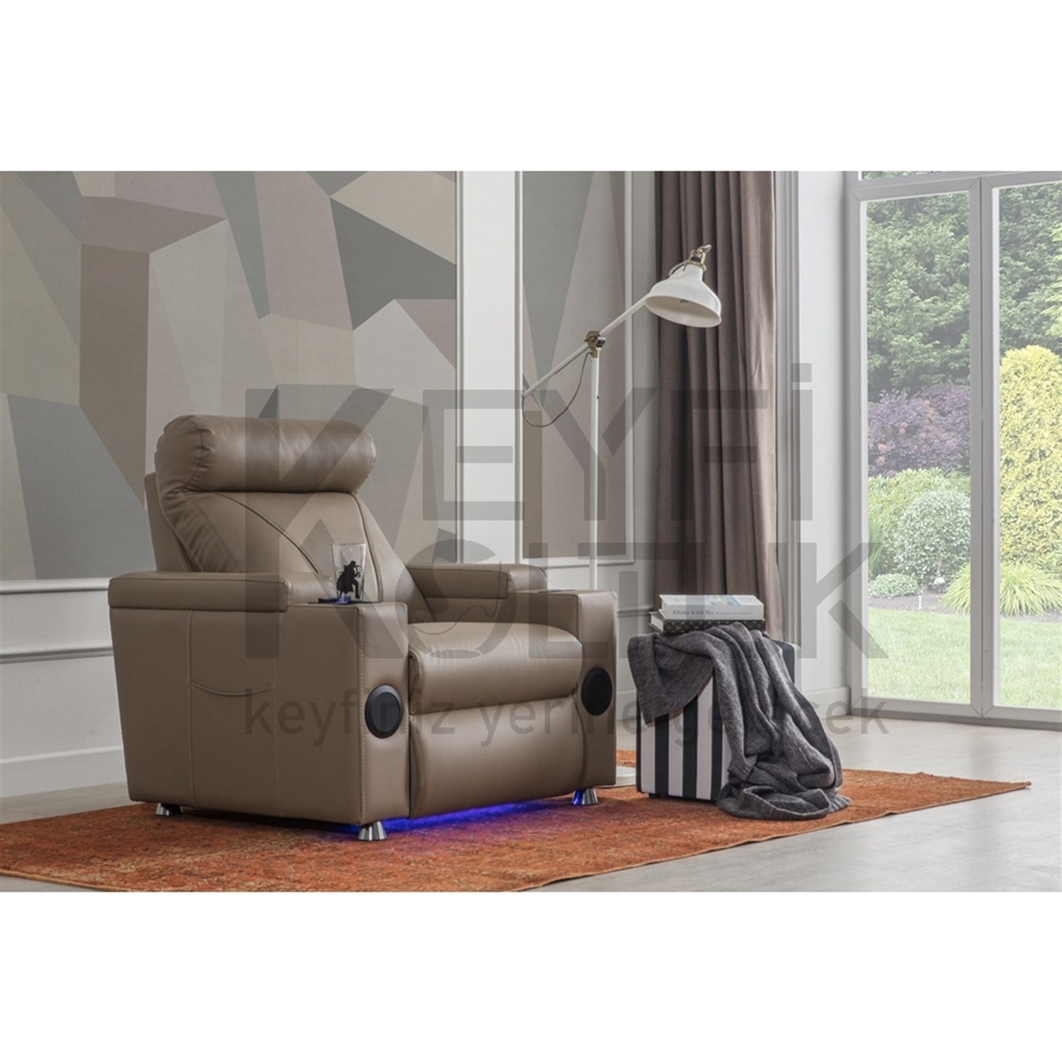 PLU MÜZİKLİ TEKLİ KOLTUK