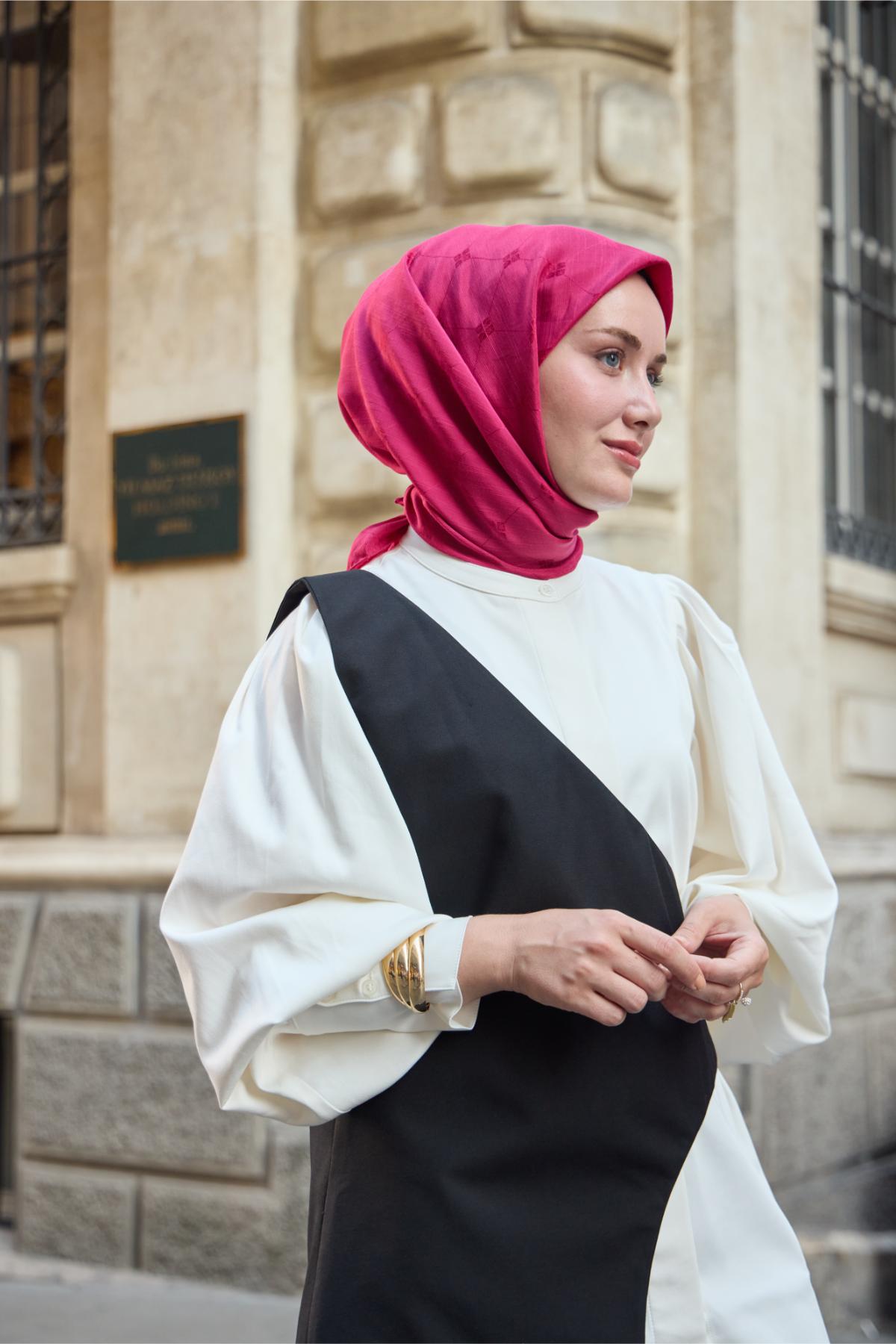 Silk Home EşarpMonogram Pamuk İpek Eşarp 130001-03