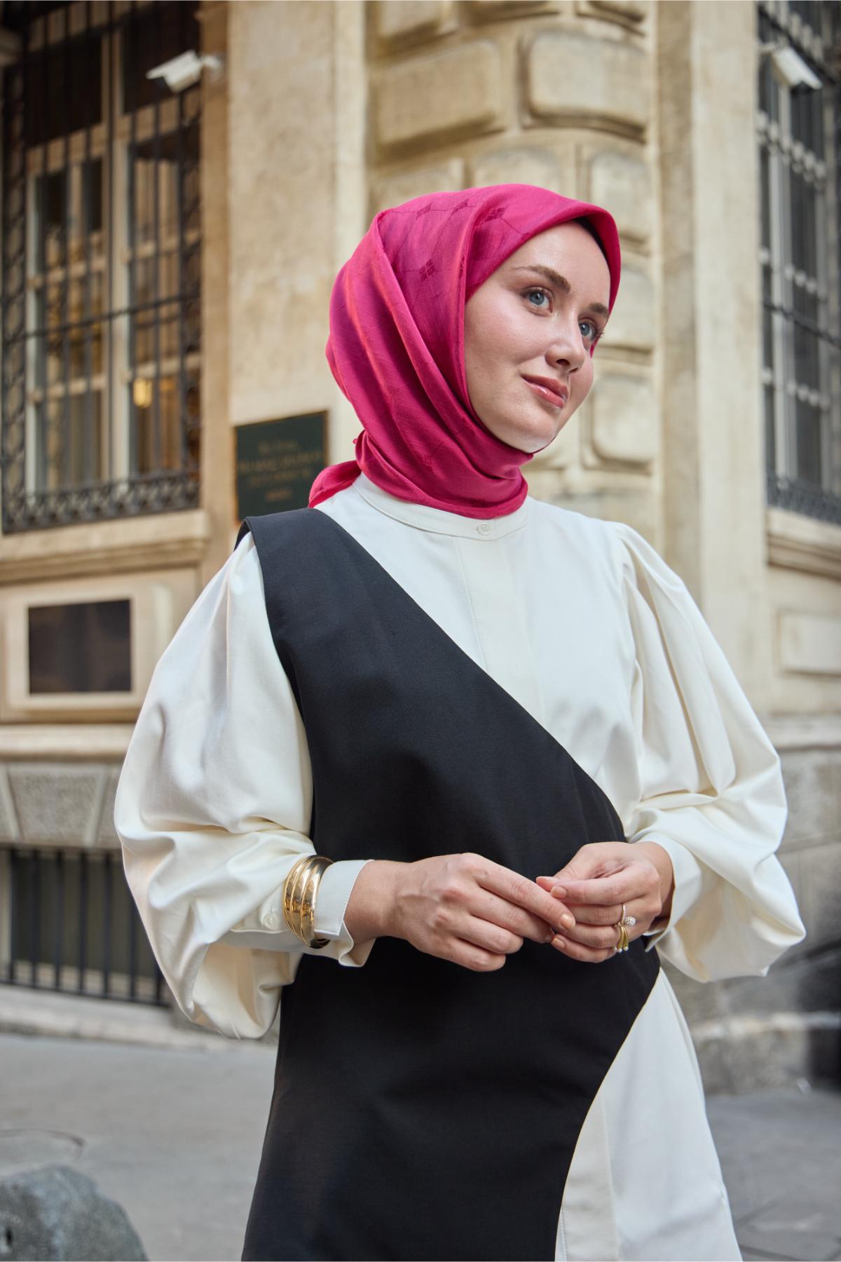 Silk Home EşarpMonogram Pamuk İpek Eşarp 130001-03