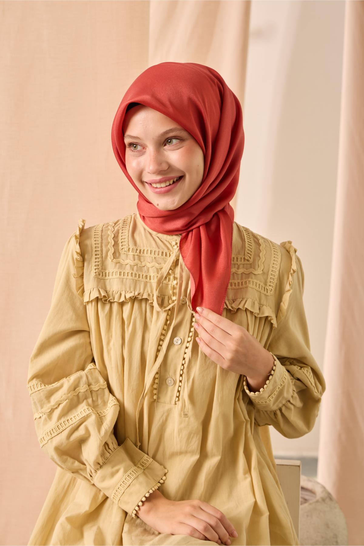 Silk Home SHiny ScarfSilk Home Düz SHiny Eşarp 75006-75