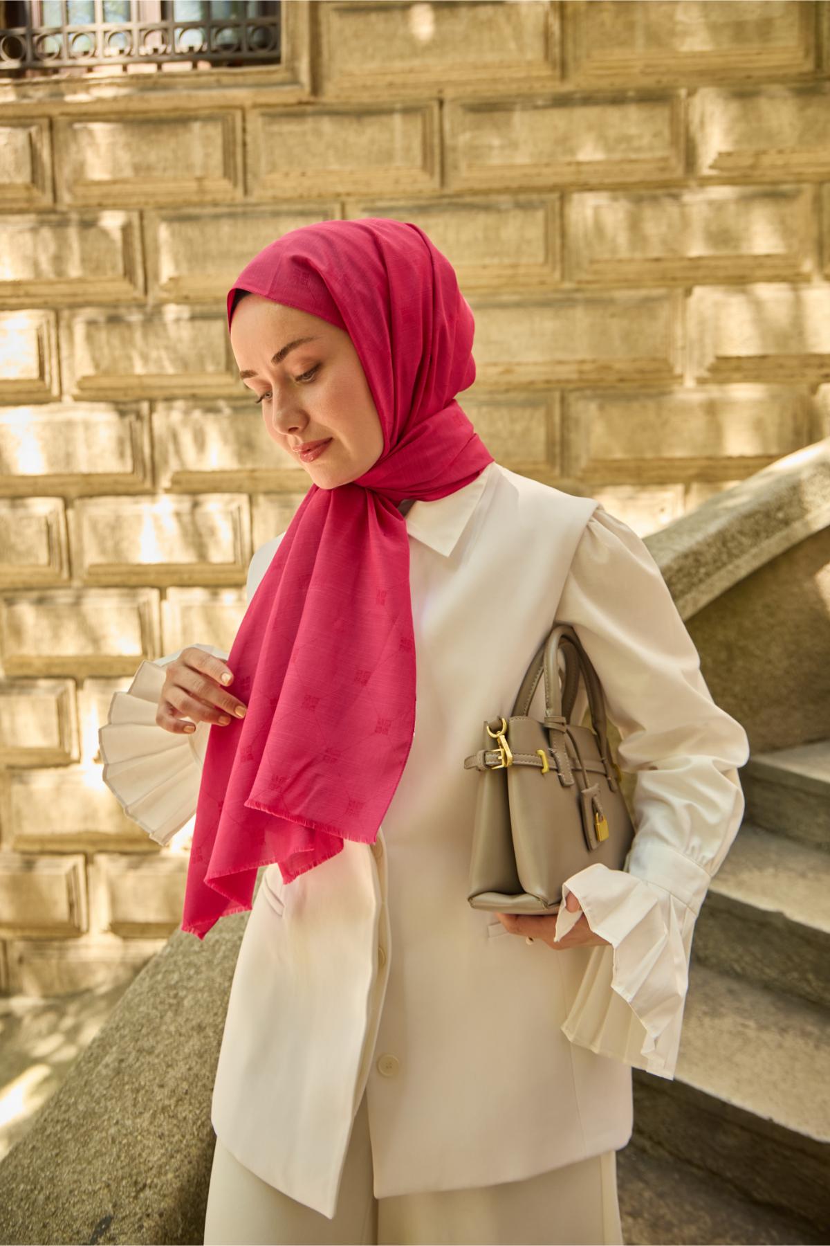 Monogram Pamuk İpek ŞalSilk Home Monogram Pamuk İpek Şal 461001-03