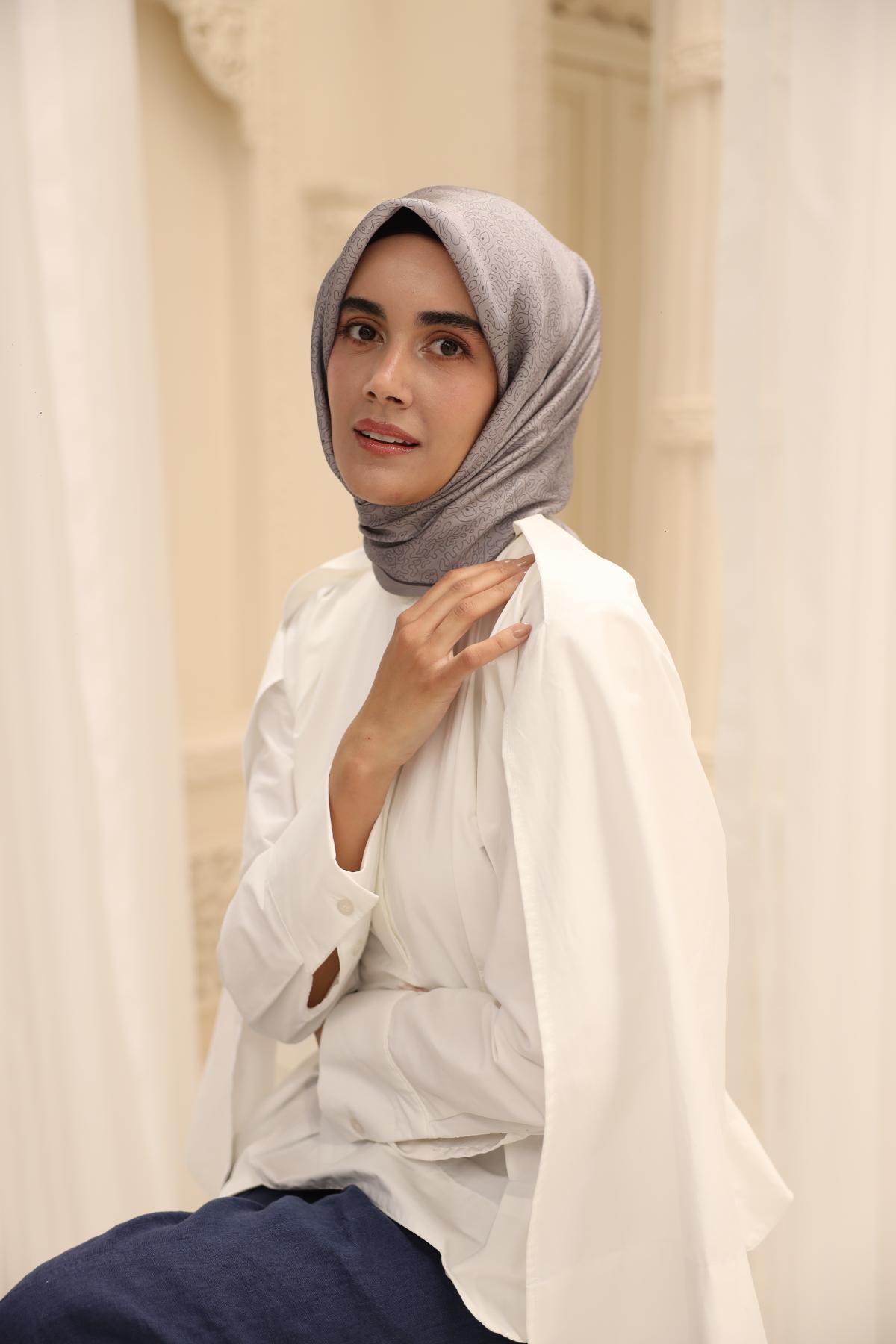 Silk Home SHiny ScarfSilk Home SHiny Eşarp 75009-09