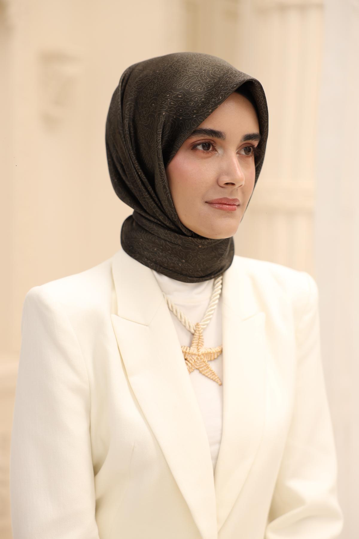 Silk Home SHiny ScarfSilk Home SHiny Eşarp 75009-16