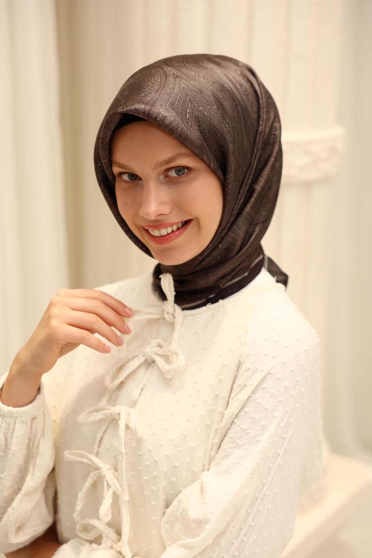 Silk Home SHiny ScarfSilk Home SHiny Eşarp 75010-07