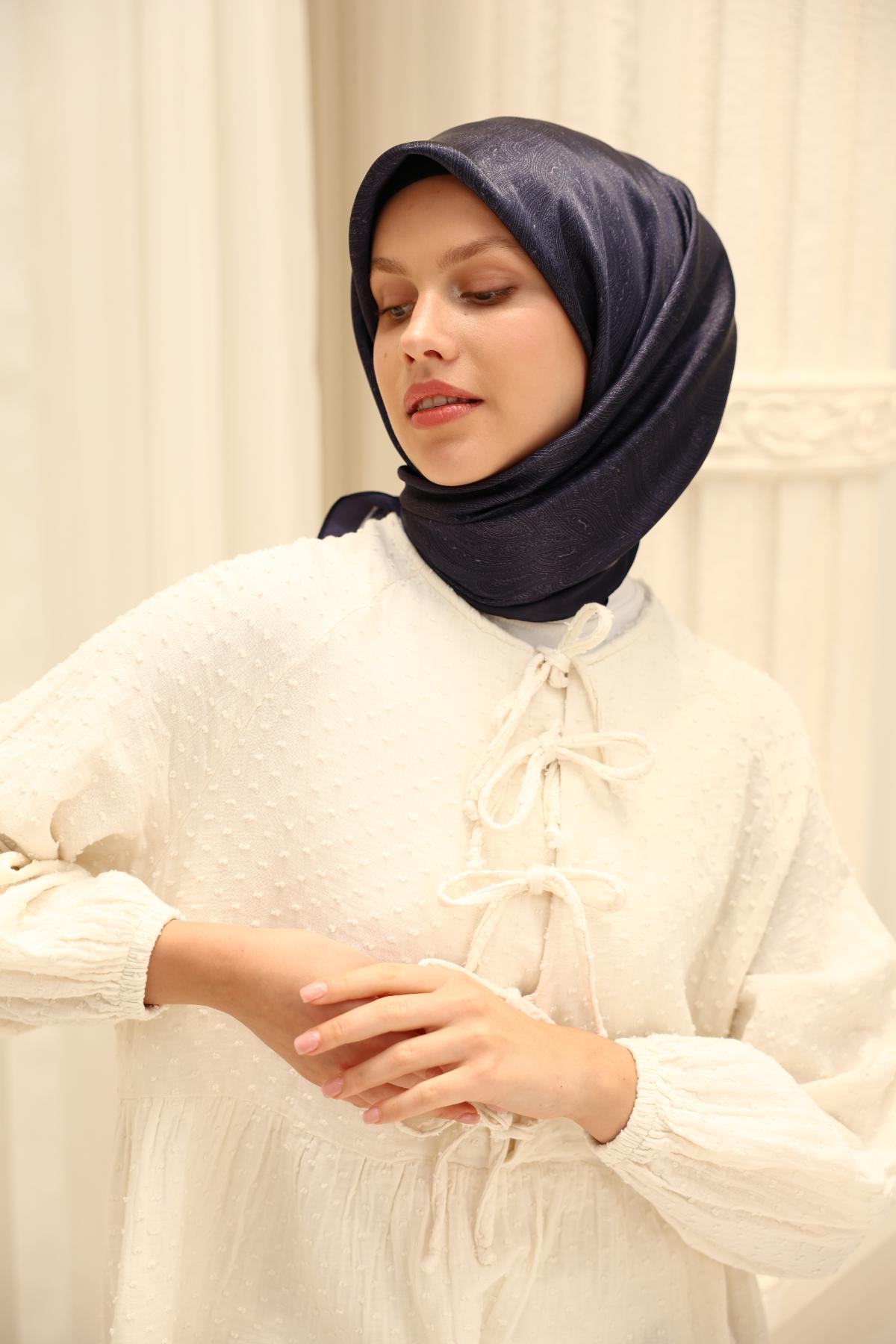 Silk Home SHiny ScarfSilk Home SHiny Eşarp 75010-22