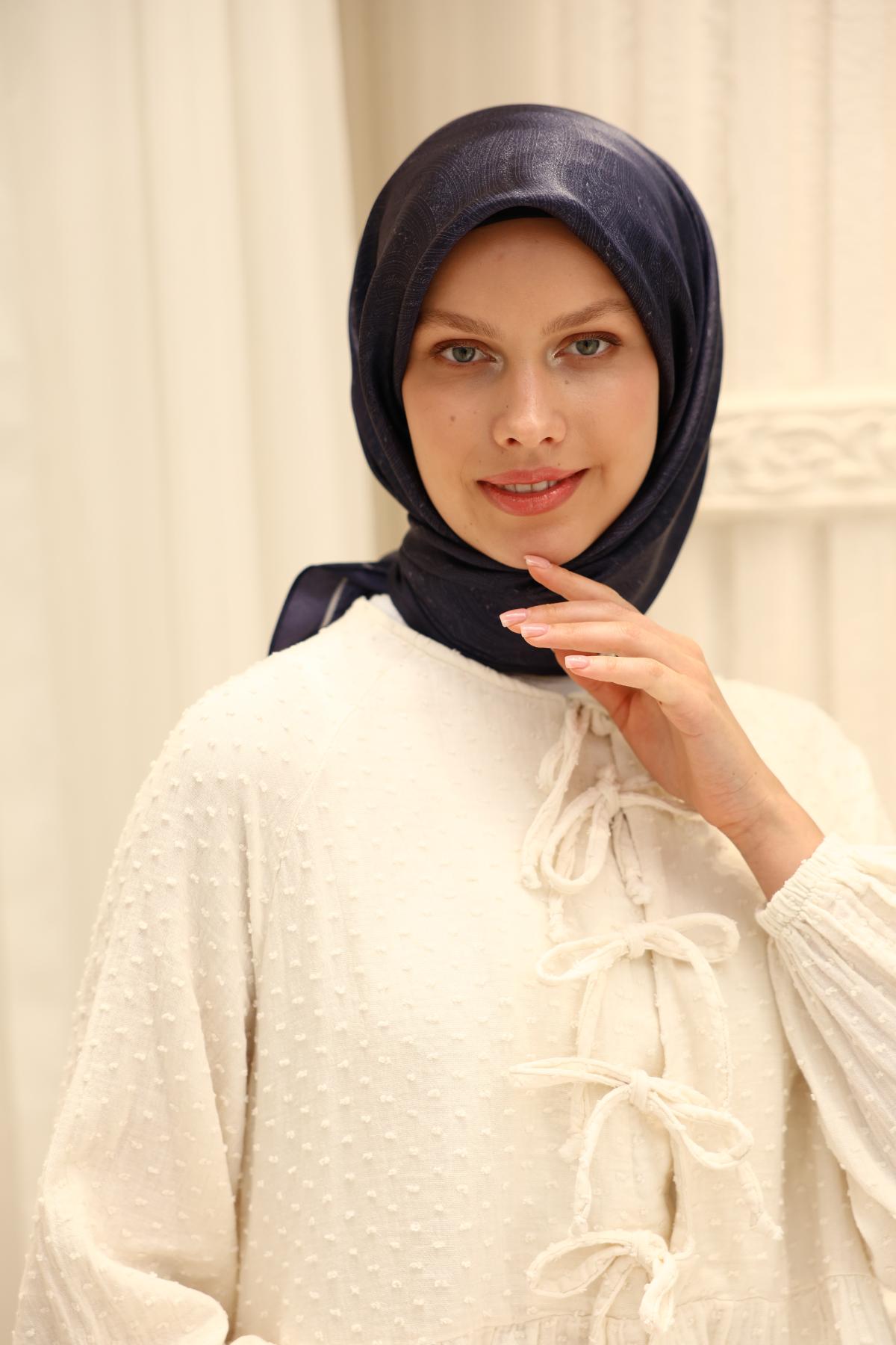 Silk Home SHiny ScarfSilk Home SHiny Eşarp 75010-22