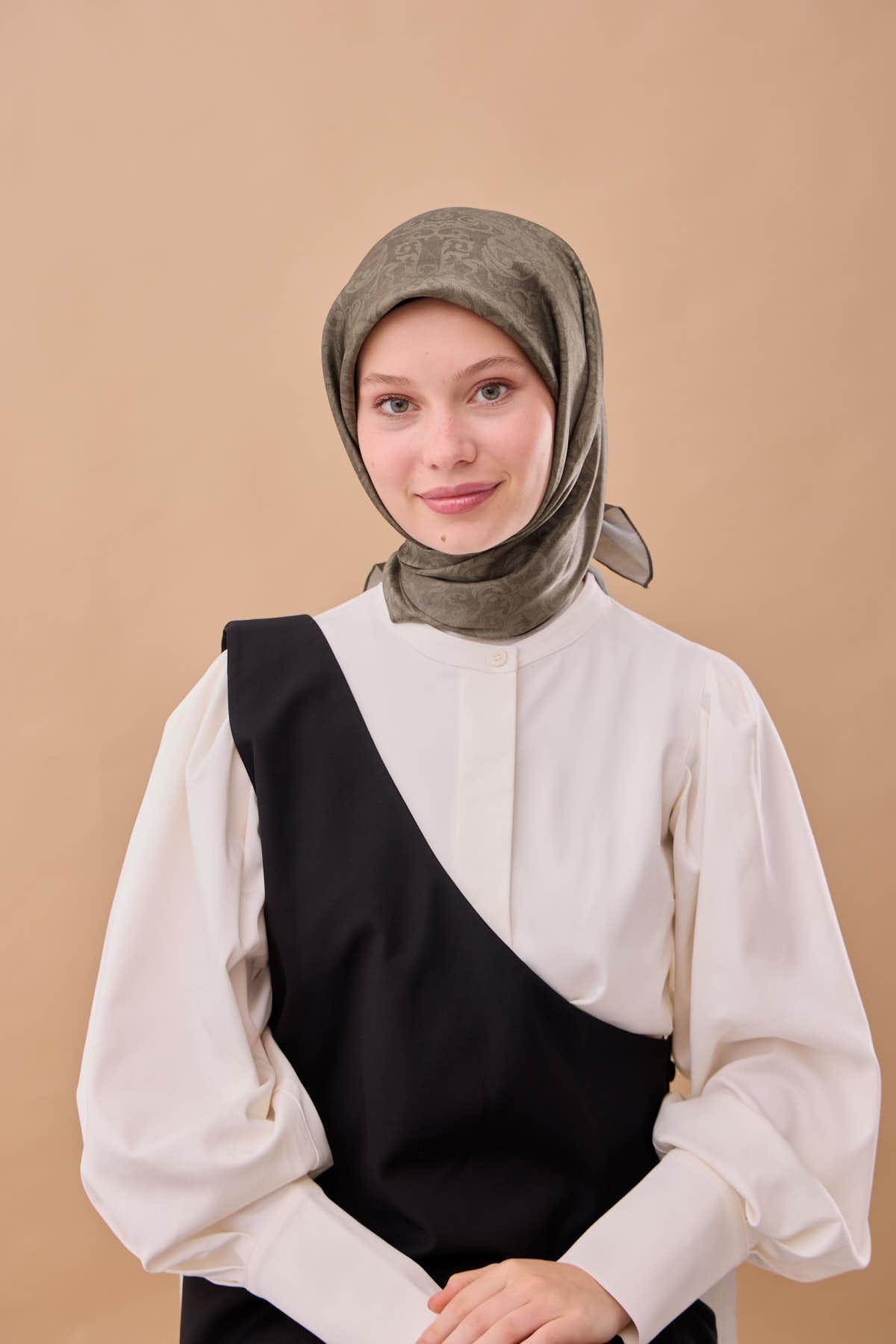 Silk Home SHiny ScarfSilk Home SHiny Eşarp 75012-14