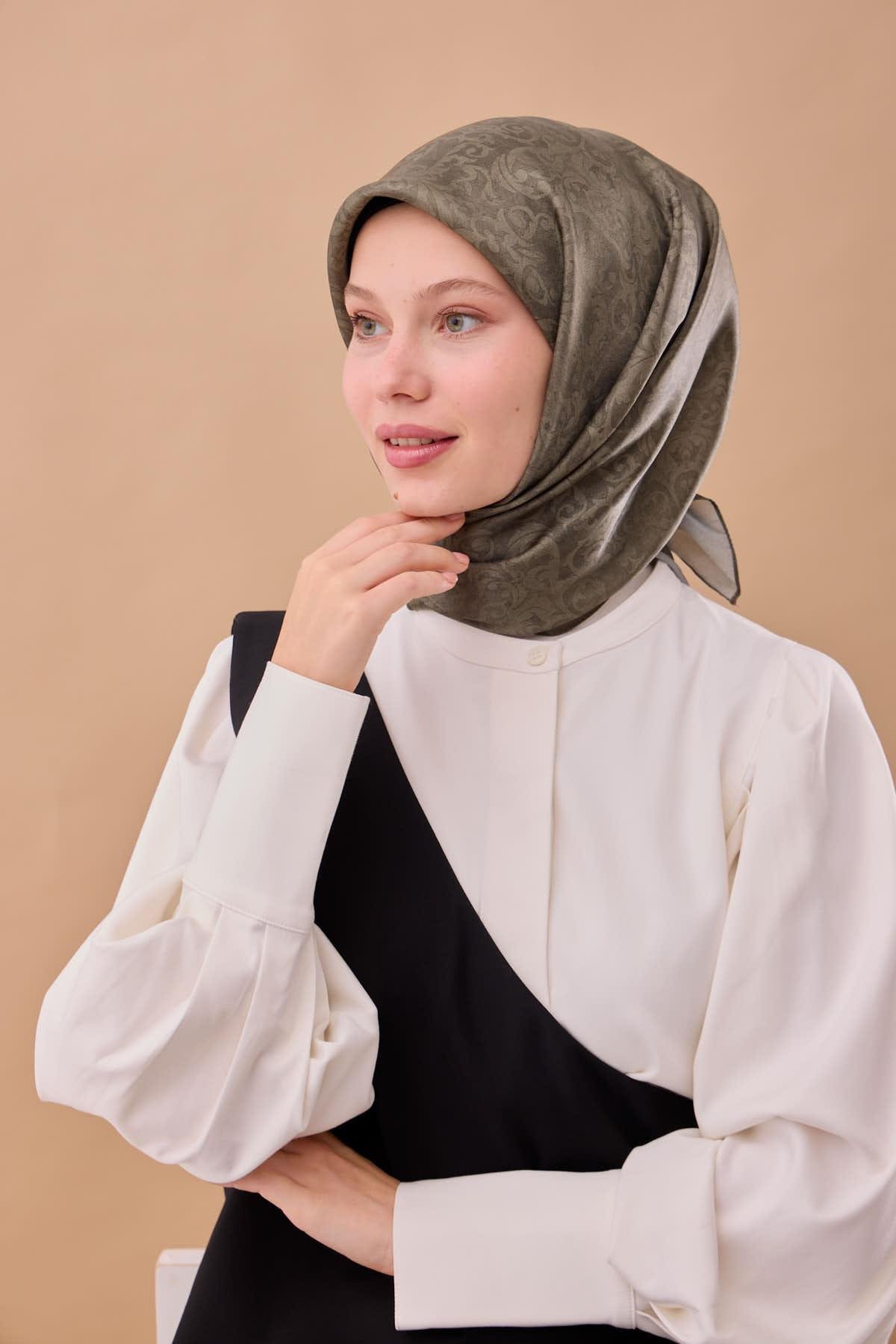 Silk Home SHiny ScarfSilk Home SHiny Eşarp 75012-14