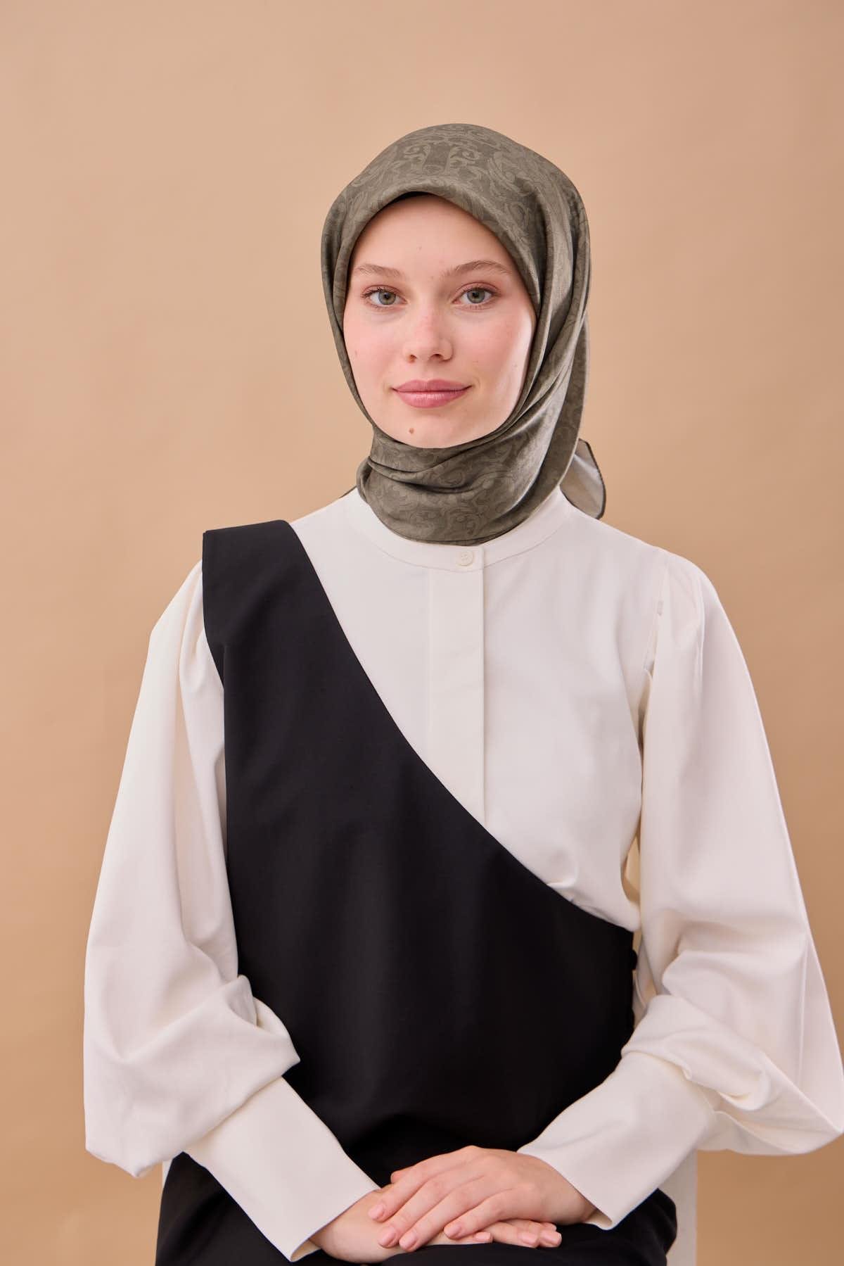 Silk Home SHiny ScarfSilk Home SHiny Eşarp 75012-14