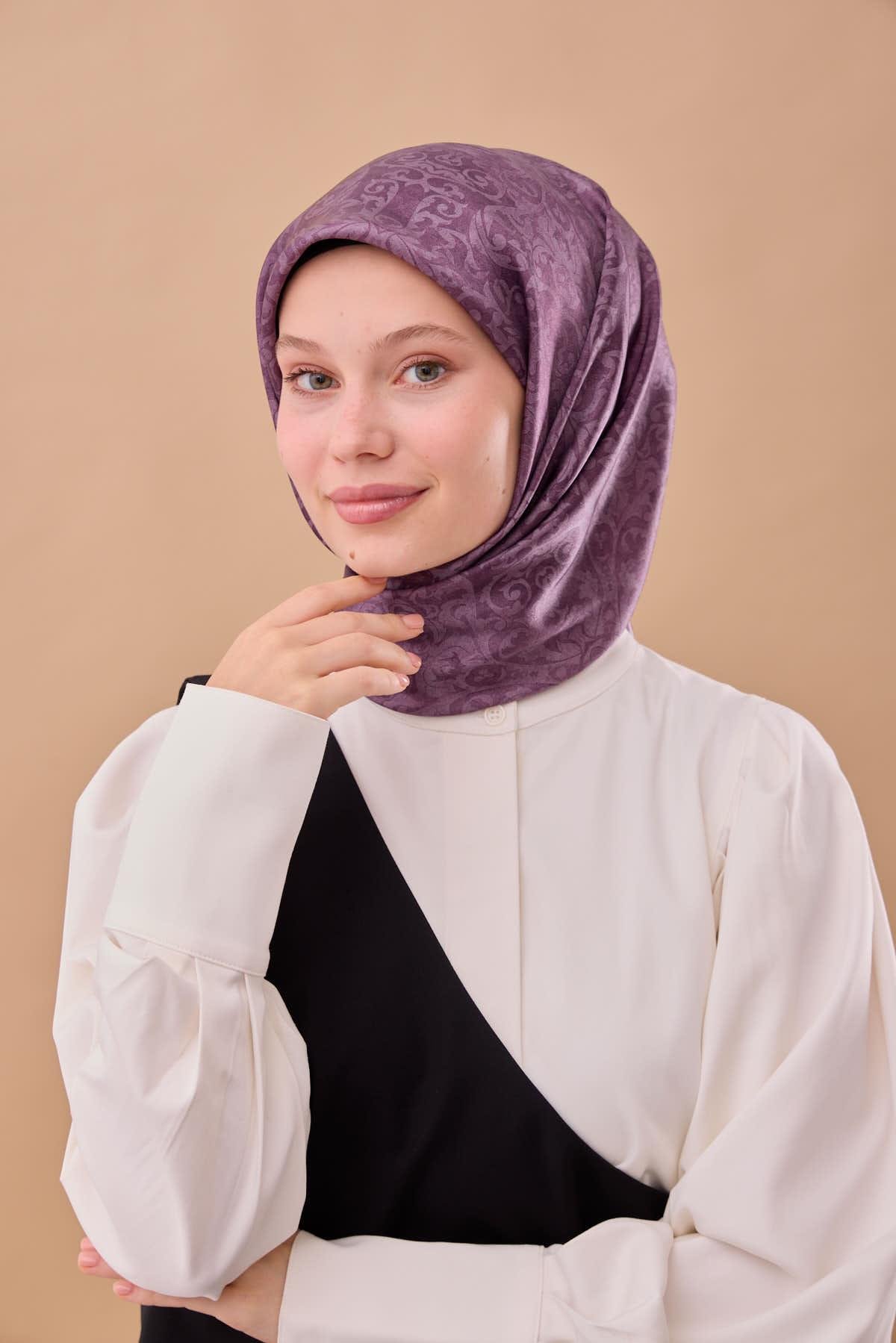 Silk Home SHiny ScarfSilk Home SHiny Eşarp 75012-19