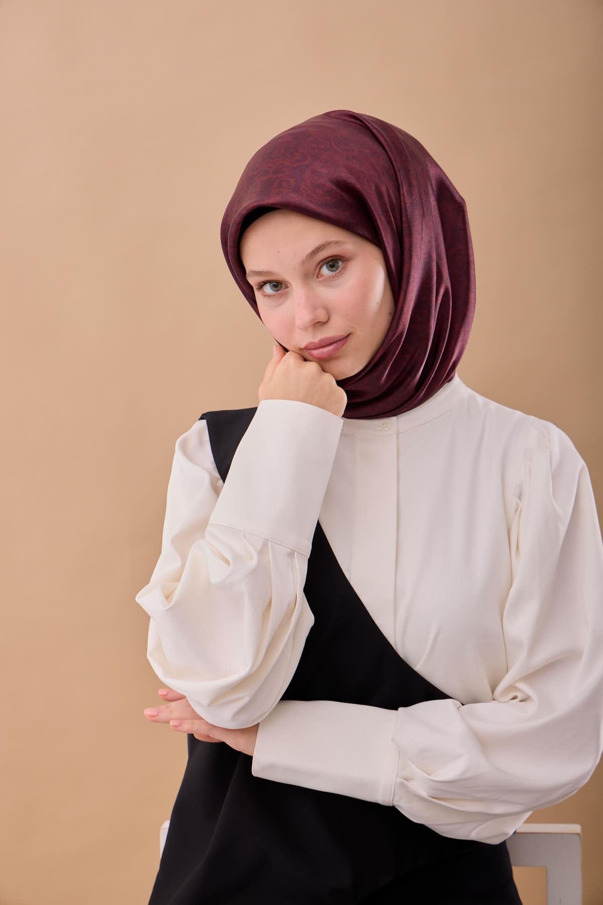 Silk Home SHiny ScarfSilk Home SHiny Eşarp 75012-21