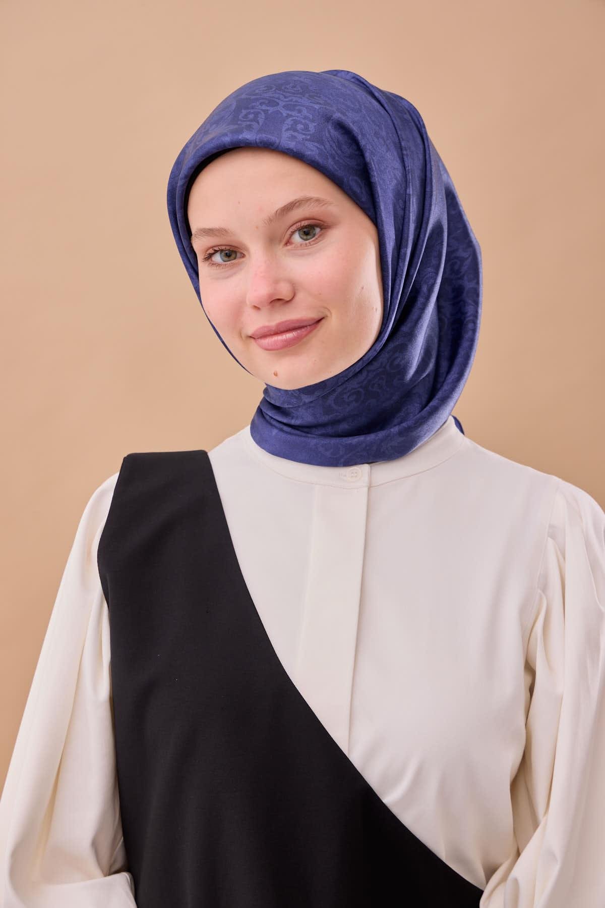 Silk Home SHiny ScarfSilk Home SHiny Eşarp 75012-25