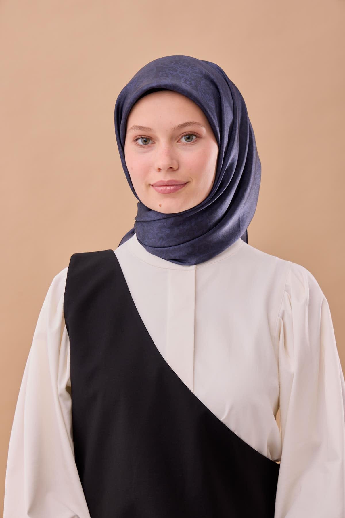 Silk Home SHiny ScarfSilk Home SHiny Eşarp 75012-26