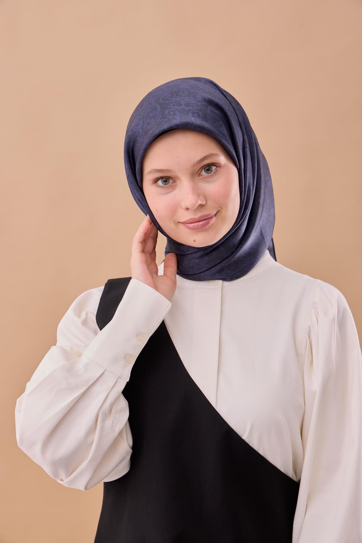 Silk Home SHiny ScarfSilk Home SHiny Eşarp 75012-26