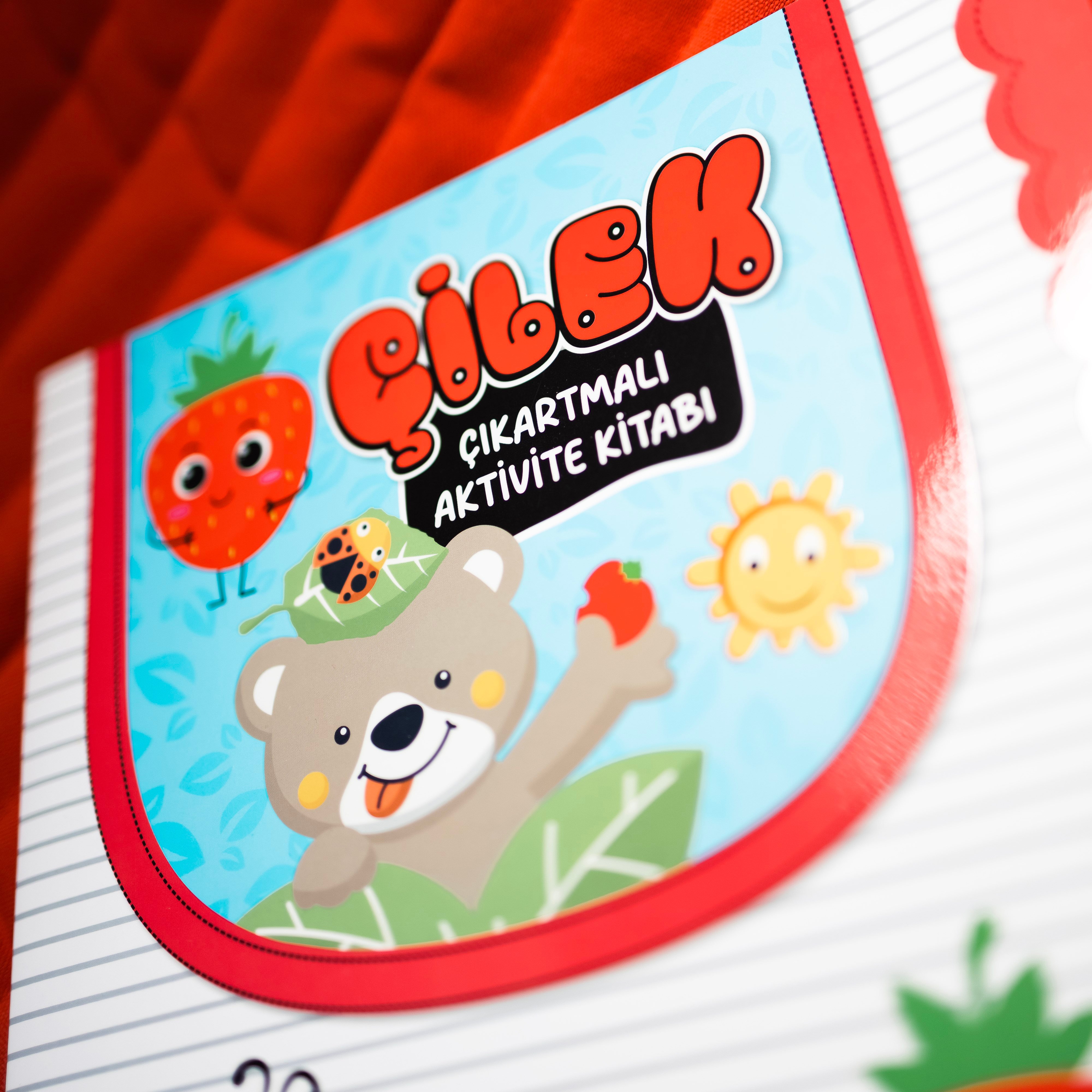 Çıkartmalı Aktivite Kitabı Çilek