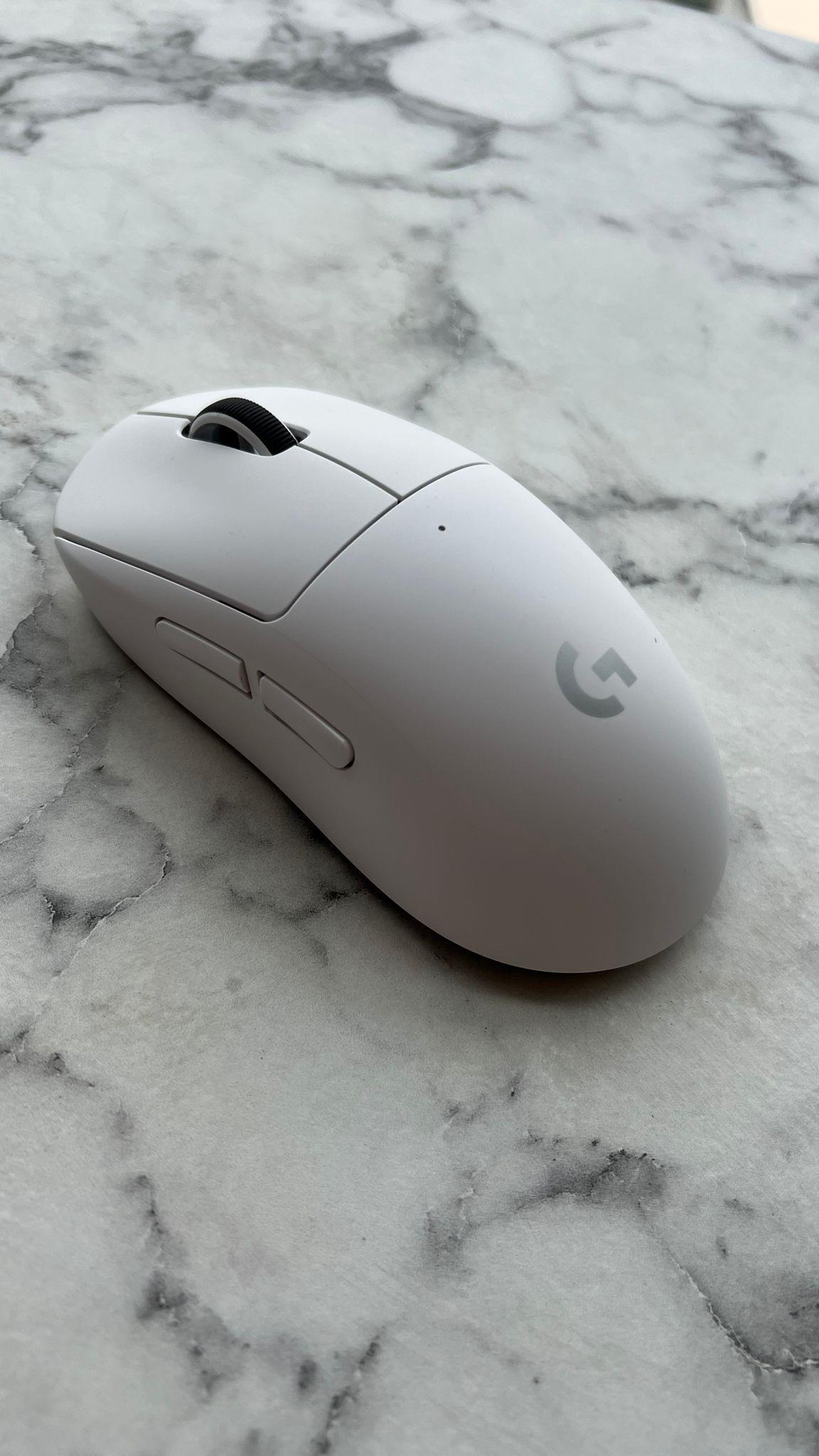 Logitech G PRO X SUPERLIGHT Ultra Hafif HERO 25.600 DPI 400 IPS LIGHTSPEED Kablosuz Oyuncu Mouse - Beyaz (Outlet)