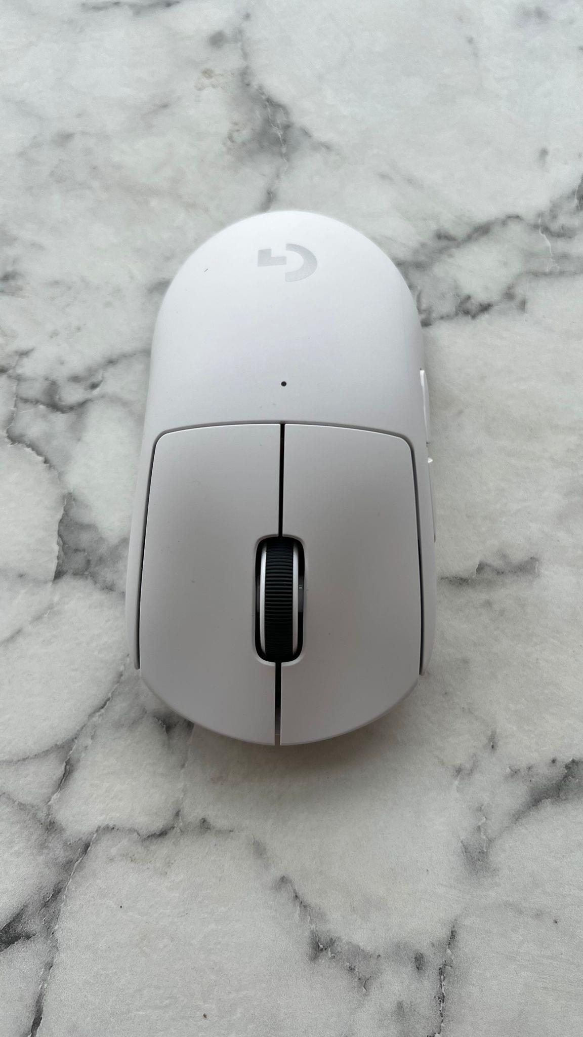 Logitech G PRO X SUPERLIGHT Ultra Hafif HERO 25.600 DPI 400 IPS LIGHTSPEED Kablosuz Oyuncu Mouse - Beyaz (Outlet)