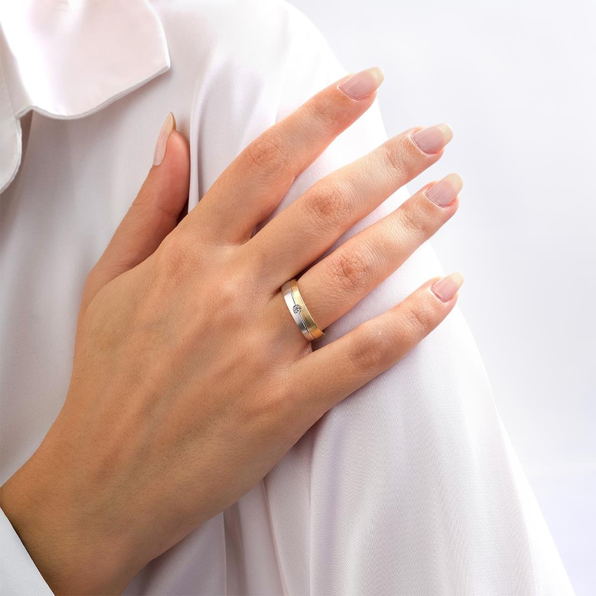 TAŞLI ALYANS14 Ayar 6 mm Taşlı Düz Model Kadın Altın Alyans Yüzük