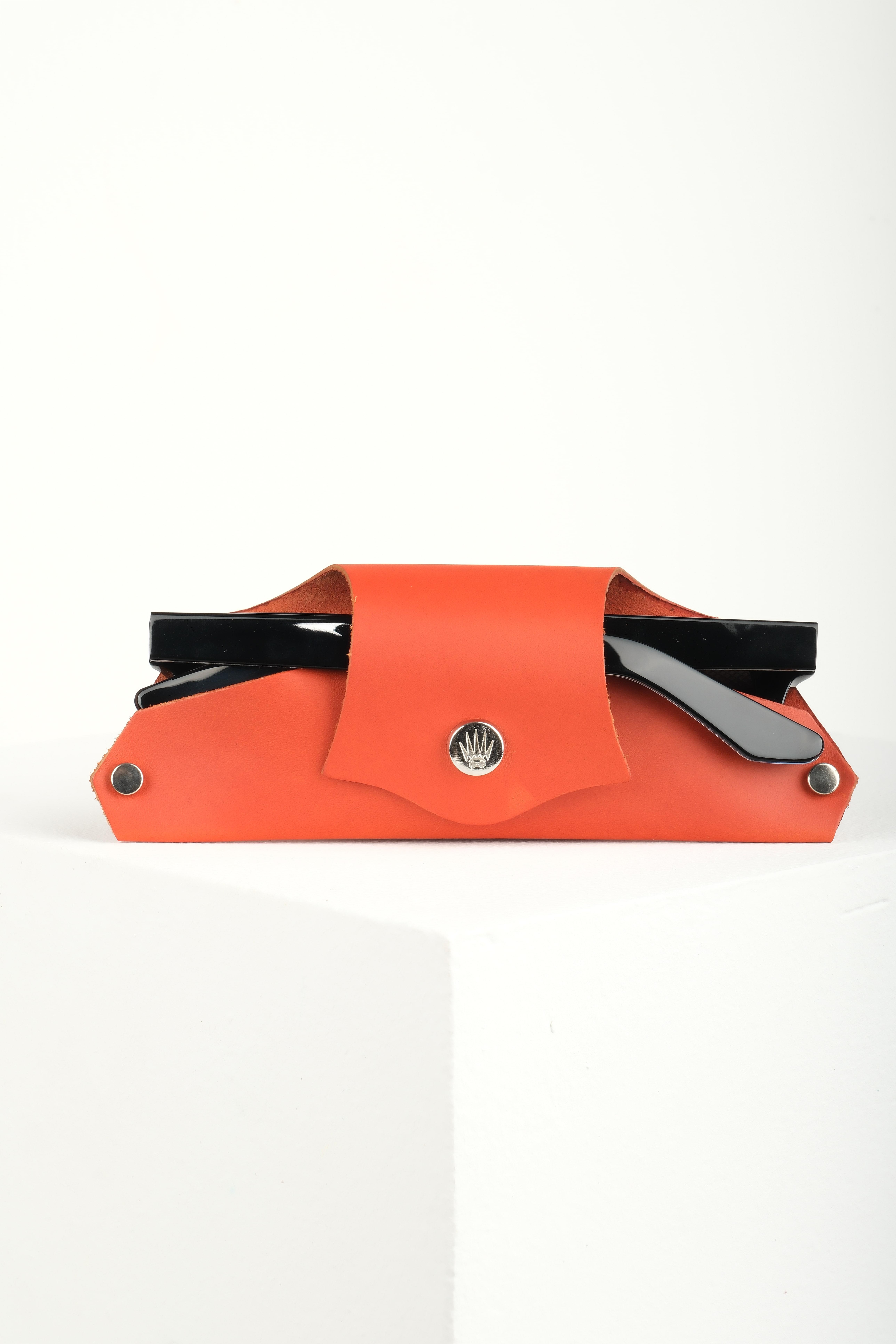 Hakiki Deri Buttero Turuncu Gözlük Kesesi Key ChainWATCHOFROYALgözlükkesesiHakiki Deri Buttero Turuncu Gözlük Kesesi 