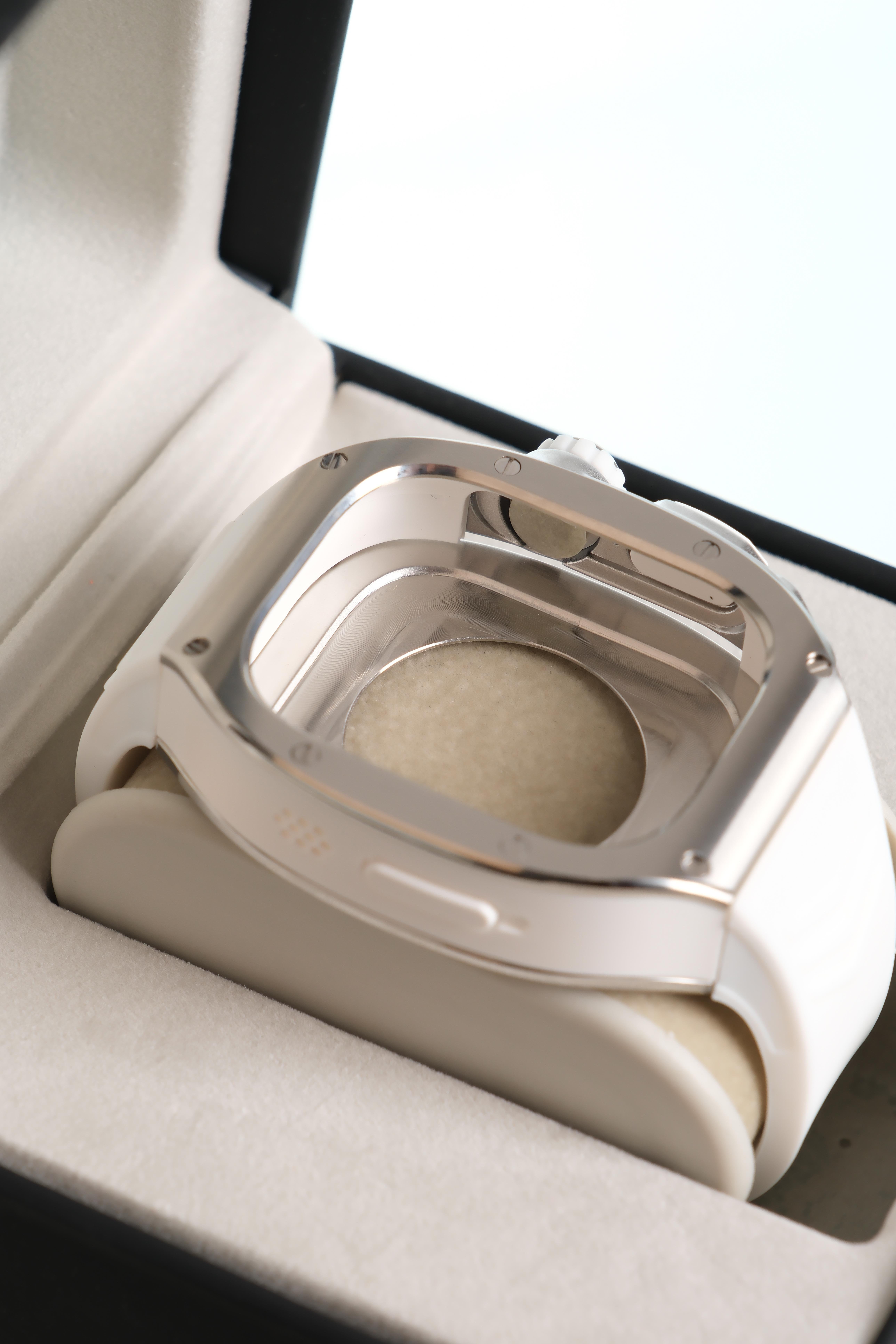 Apple Saat Kasa kordon white silver 49mm silikon kauçuk bant paslanmaz çelik kasa  iWatch ULTRA Apple KordonWATCHOFROYALkasakrdonApple Saat Kasa kordon white silver 49mm silikon kauçuk bant paslanmaz çelik kasa  iWatch ULTRA 