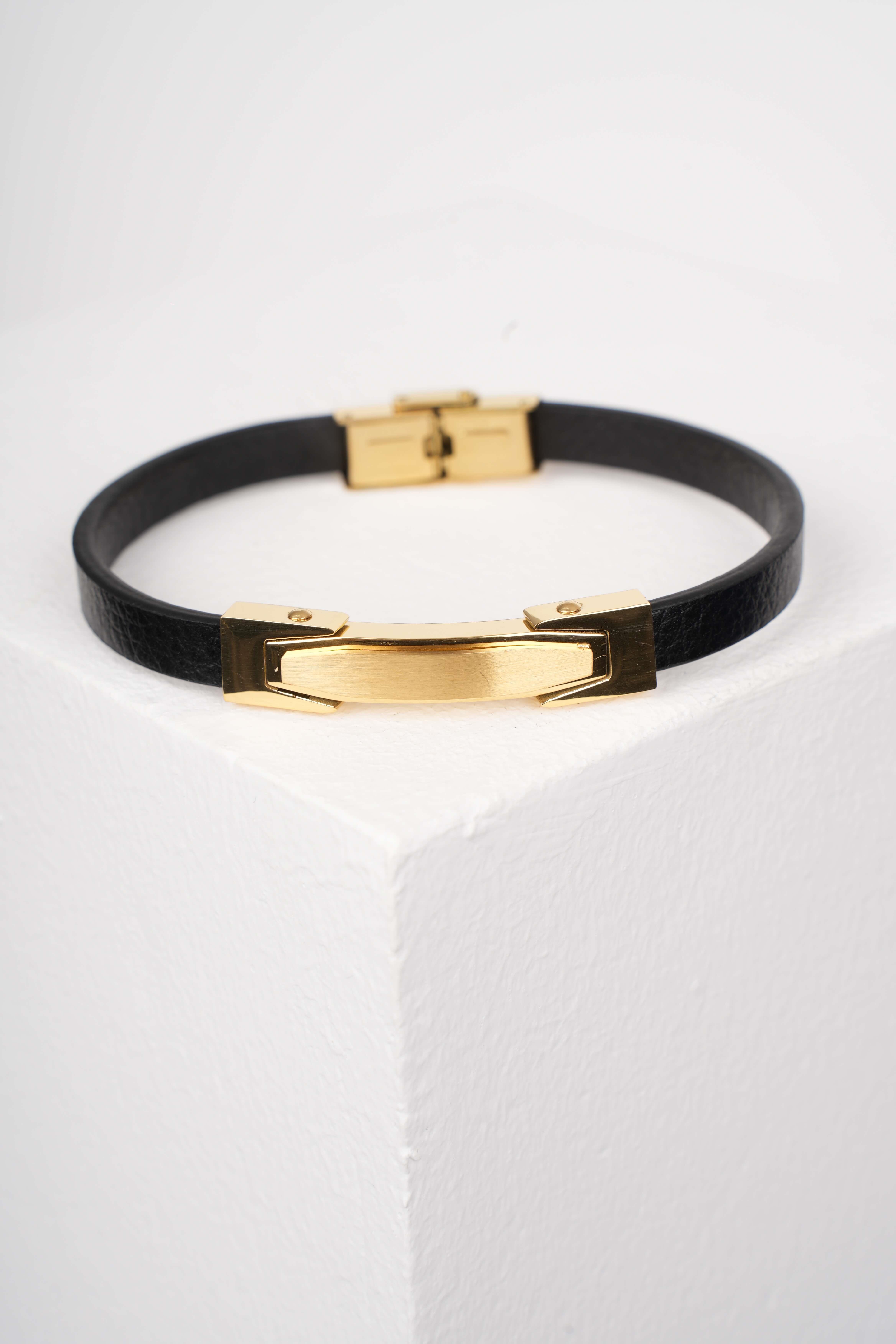 ARTEMIO GOLD DERİ BİLEKLİKBraceletWATCHOFROYALARTEMIOARTEMIO GOLD DERİ BİLEKLİK