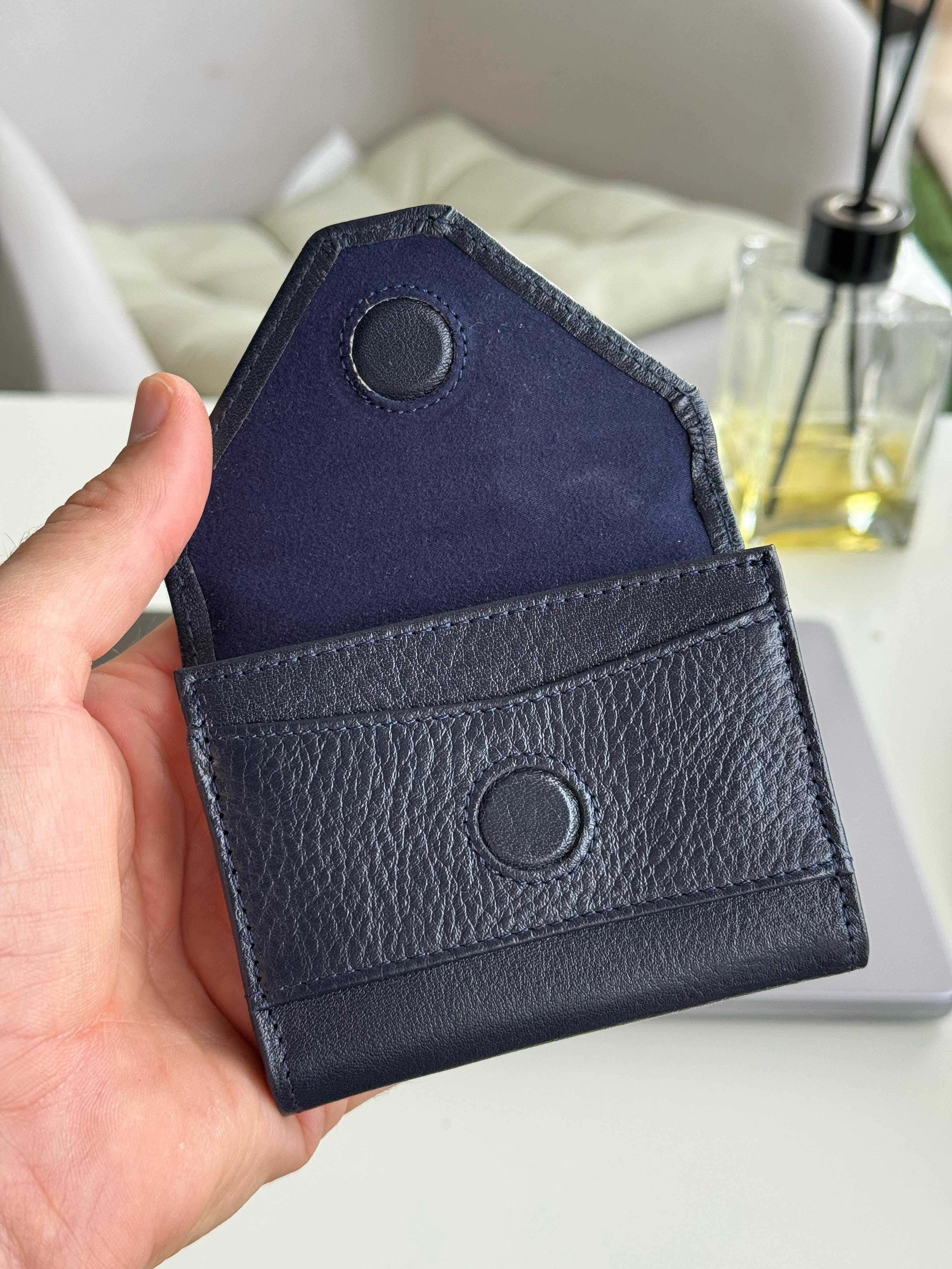 AKORDE LACİVERT HAKİKİ DERİ KARTLIK WalletWATCHOFROYALAKORDEAKORDE LACİVERT HAKİKİ DERİ KARTLIK 