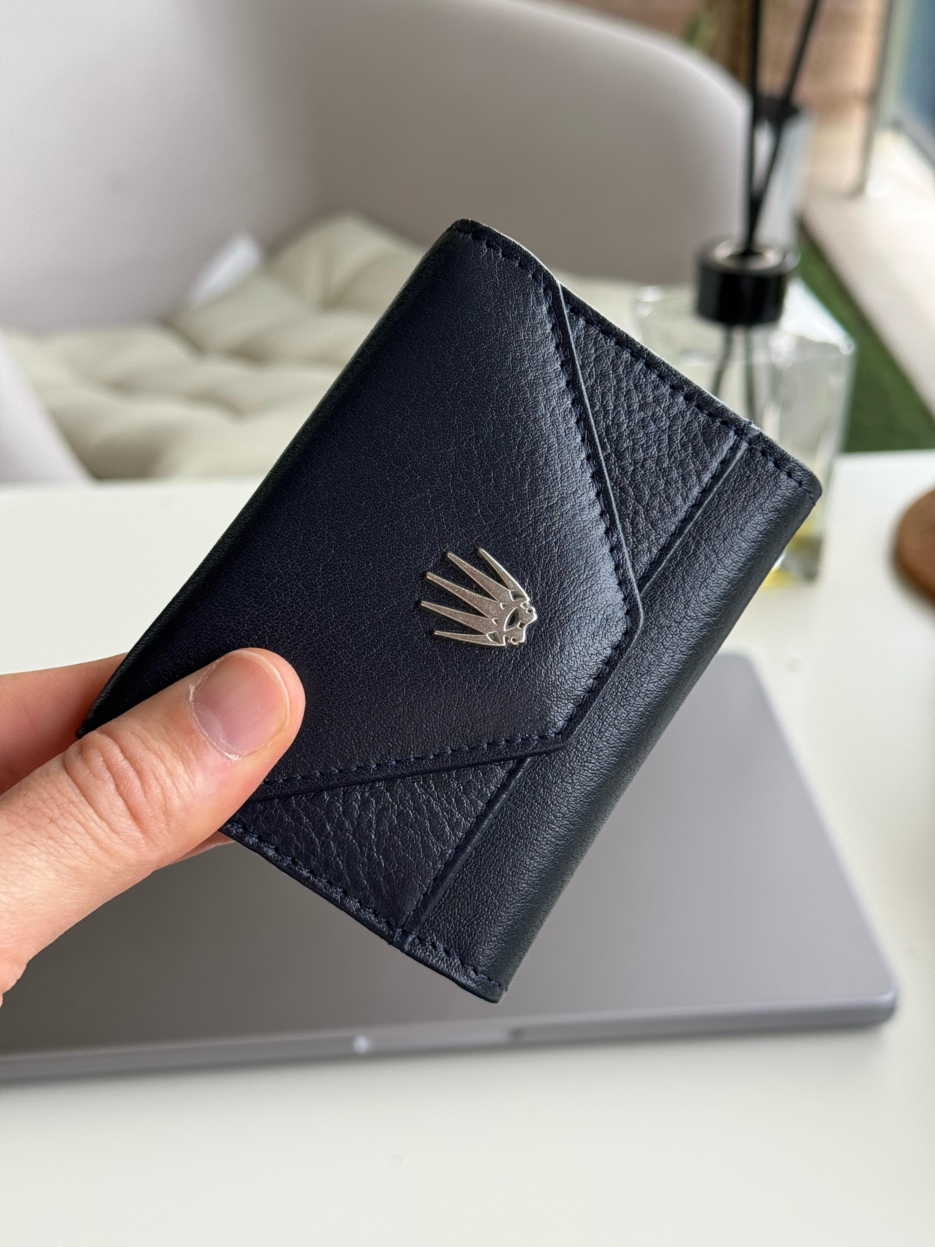 AKORDE LACİVERT HAKİKİ DERİ KARTLIK WalletWATCHOFROYALAKORDEAKORDE LACİVERT HAKİKİ DERİ KARTLIK 