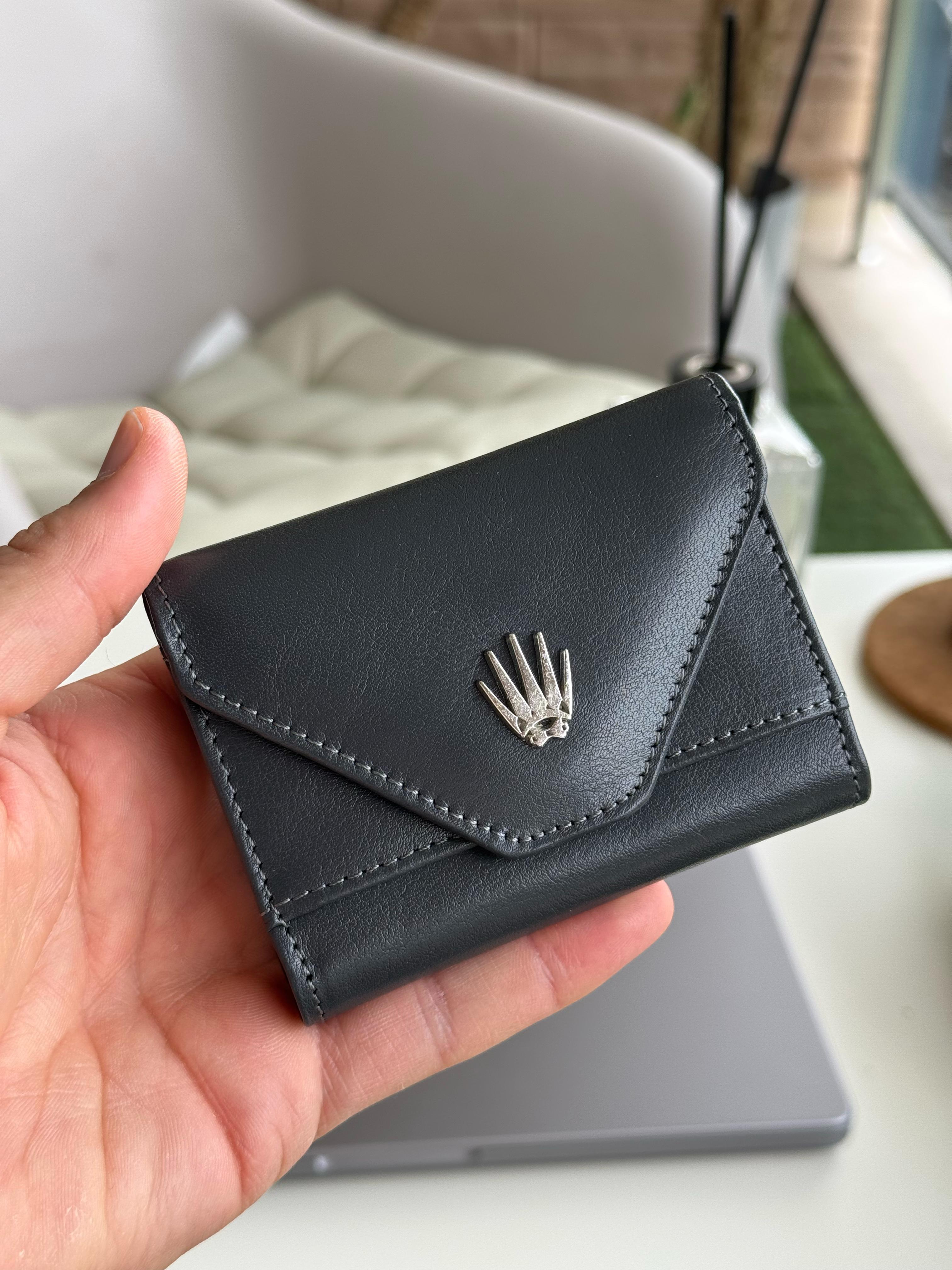 AKORDE GRİ HAKİKİ DERİ KARTLIK WalletWATCHOFROYALAKORDEAKORDE GRİ HAKİKİ DERİ KARTLIK 