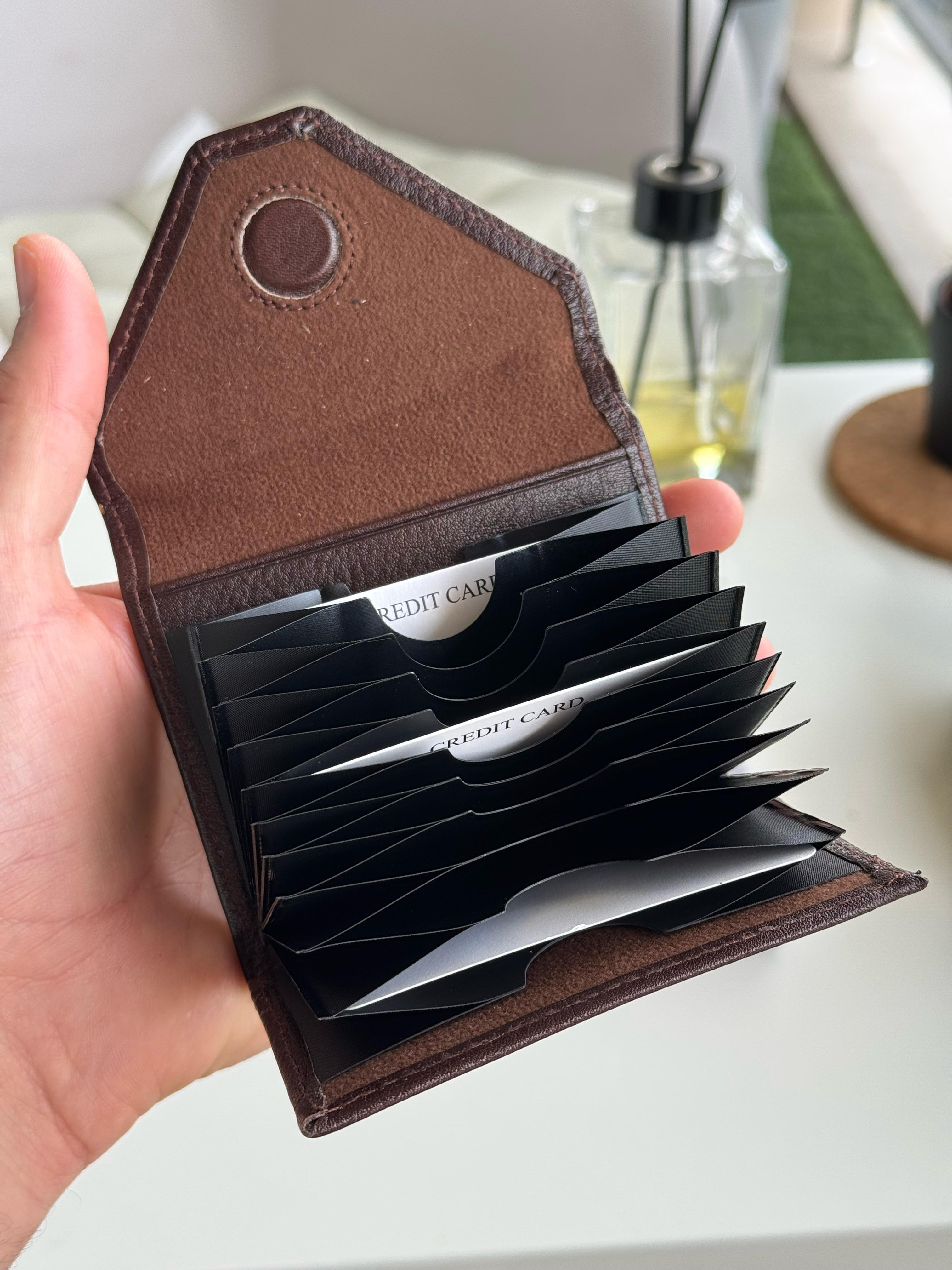 AKORDE KAHVERENGİ HAKİKİ DERİ KARTLIK WalletWATCHOFROYALAKORDEAKORDE KAHVERENGİ HAKİKİ DERİ KARTLIK 