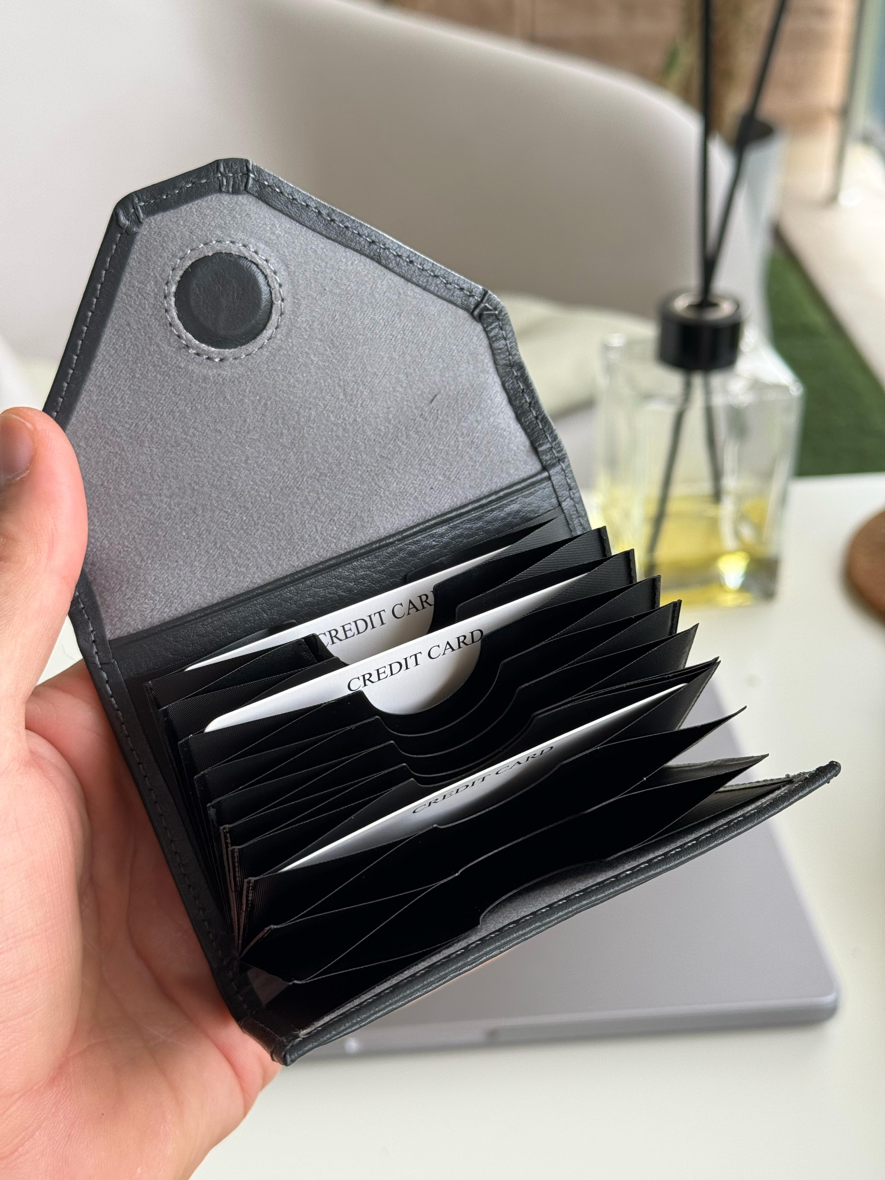 AKORDE GRİ HAKİKİ DERİ KARTLIK WalletWATCHOFROYALAKORDEAKORDE GRİ HAKİKİ DERİ KARTLIK 