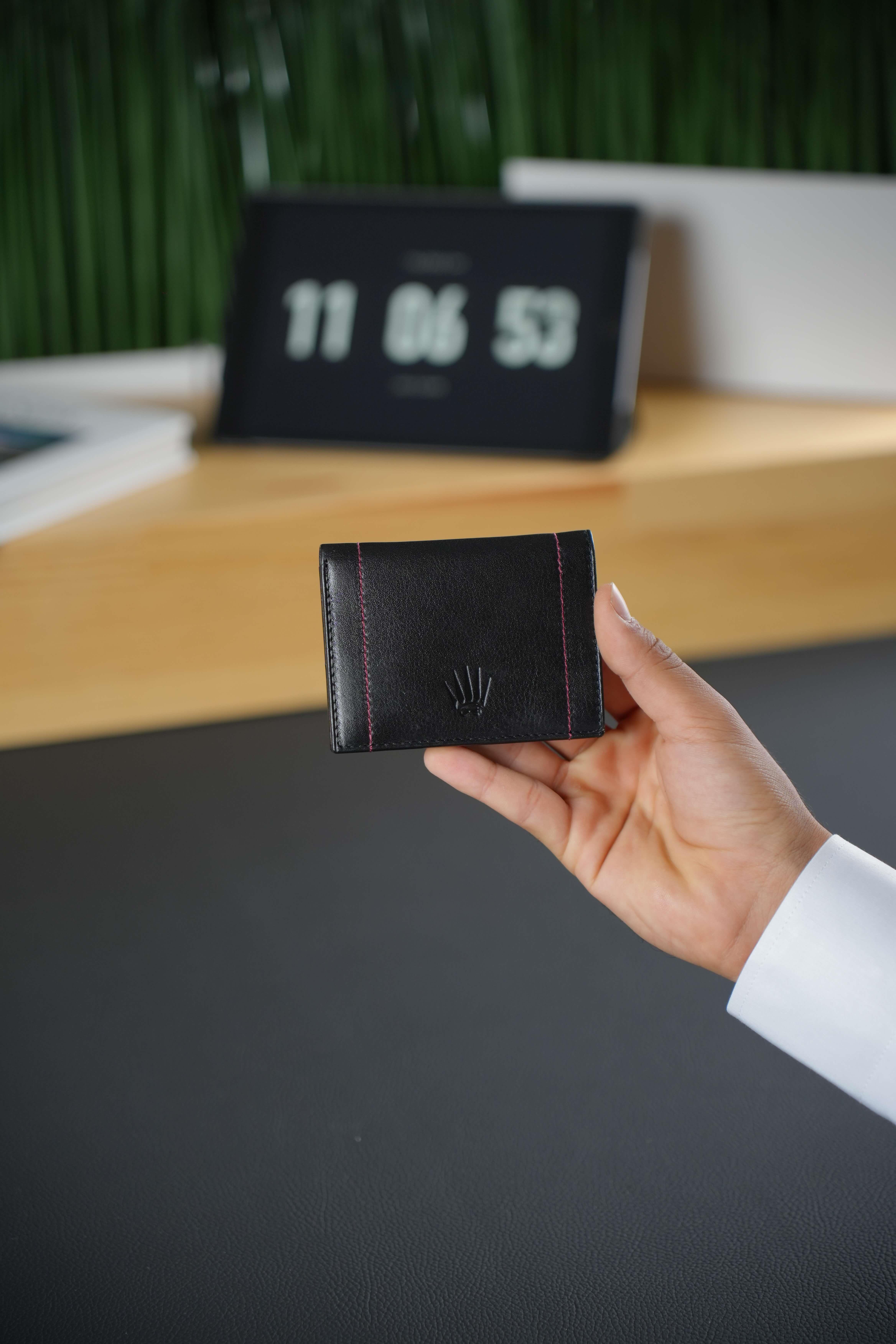 %100 Hakiki Deri Siyah Cüzdan 8 Kart Bölmeli Hafif ve Minimalist Tasarım, Modern Dikiş Detaylı BorisCüzdan ve KartlıkWATCHOFROYALBORİS%100 Hakiki Deri Siyah Cüzdan 8 Kart Bölmeli Hafif ve Minimalist Tasarım, Modern Dikiş Detaylı Boris