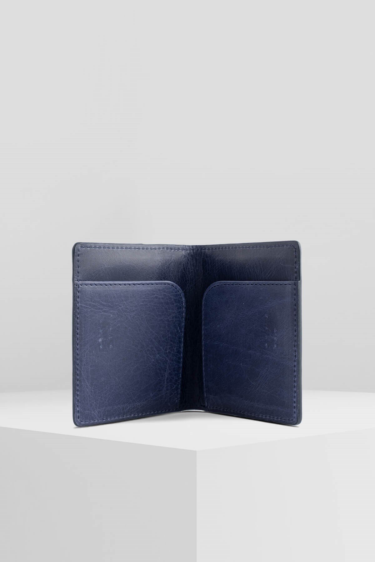 MAGNETIC PAİR NAVY BLUE HAKİKİ DERİ CÜZDANCÜZDAN VE KARTLIKWATCHOFROYALMGNTCPAİRNVYBLUEMAGNETIC PAİR NAVY BLUE HAKİKİ DERİ CÜZDAN