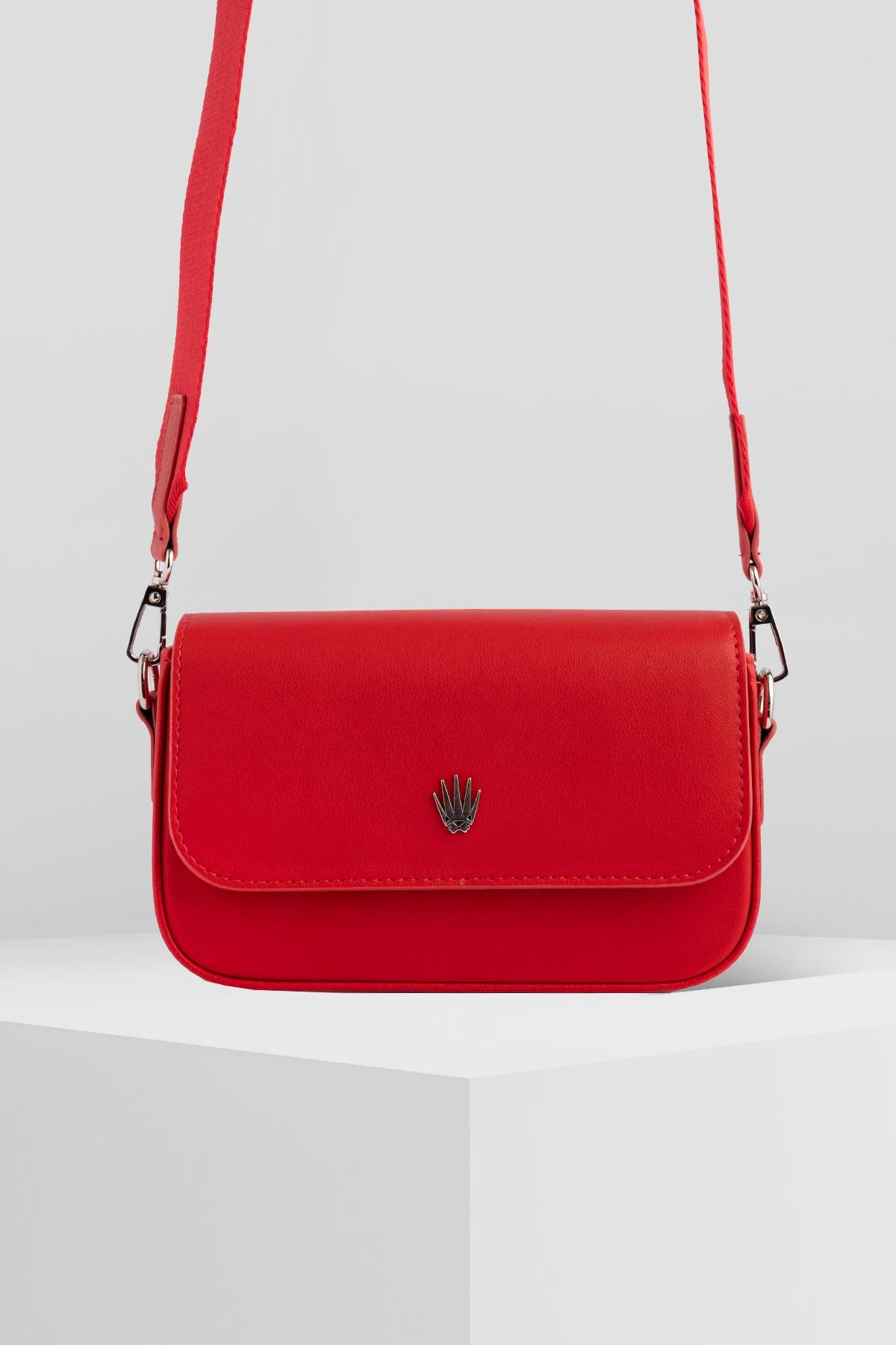 FLAP KIRMIZI UNISEX EL ÇANTASIEL ÇANTASIWATCHOFROYALFLAPFLAP KIRMIZI UNISEX EL ÇANTASI