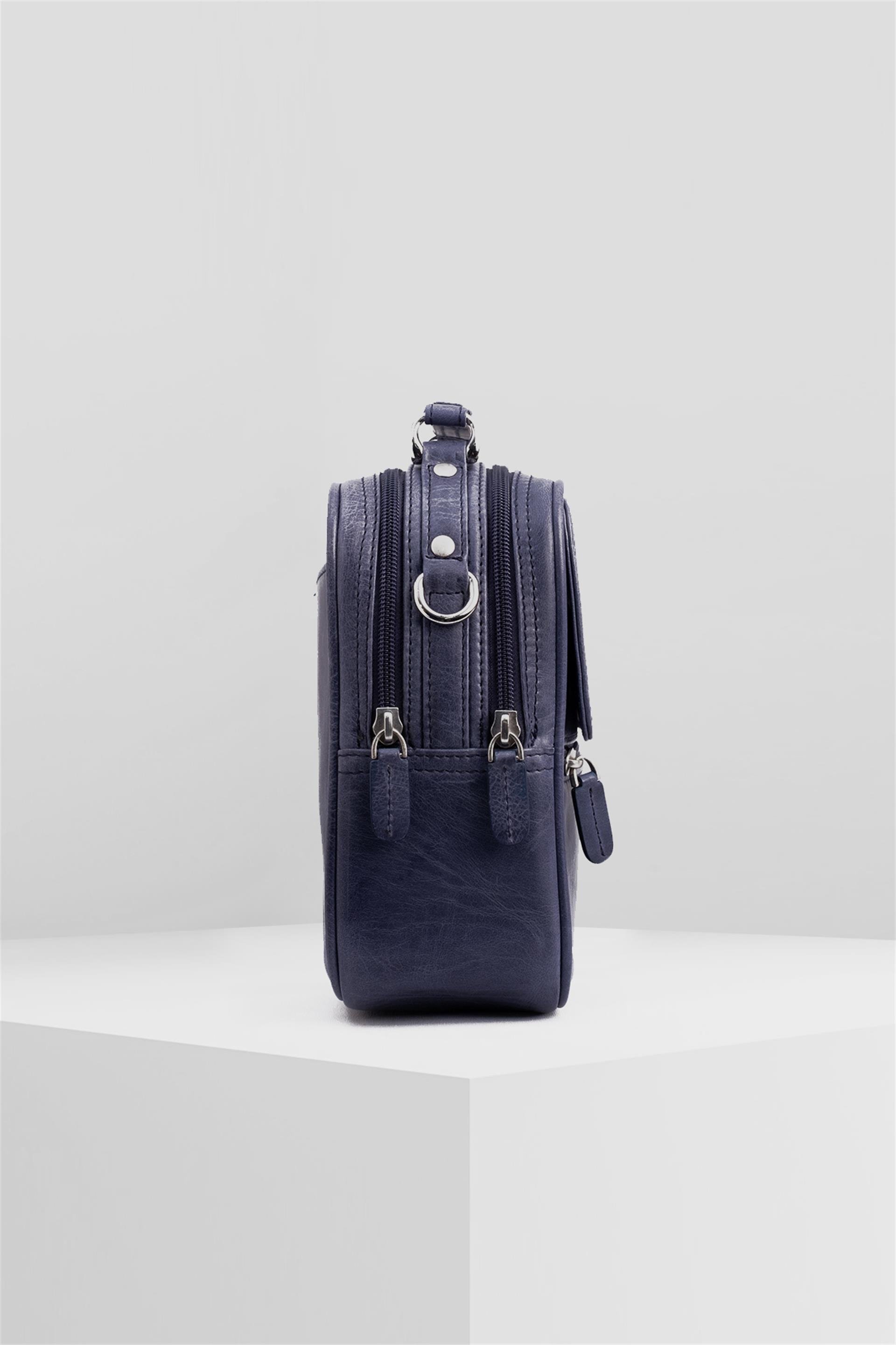 LINCOLN NAVY BLUE HAKİKİ DERİ EL ÇANTASIEL ÇANTASIWATCHOFROYALLICLNNVYBLUELINCOLN NAVY BLUE HAKİKİ DERİ EL ÇANTASI