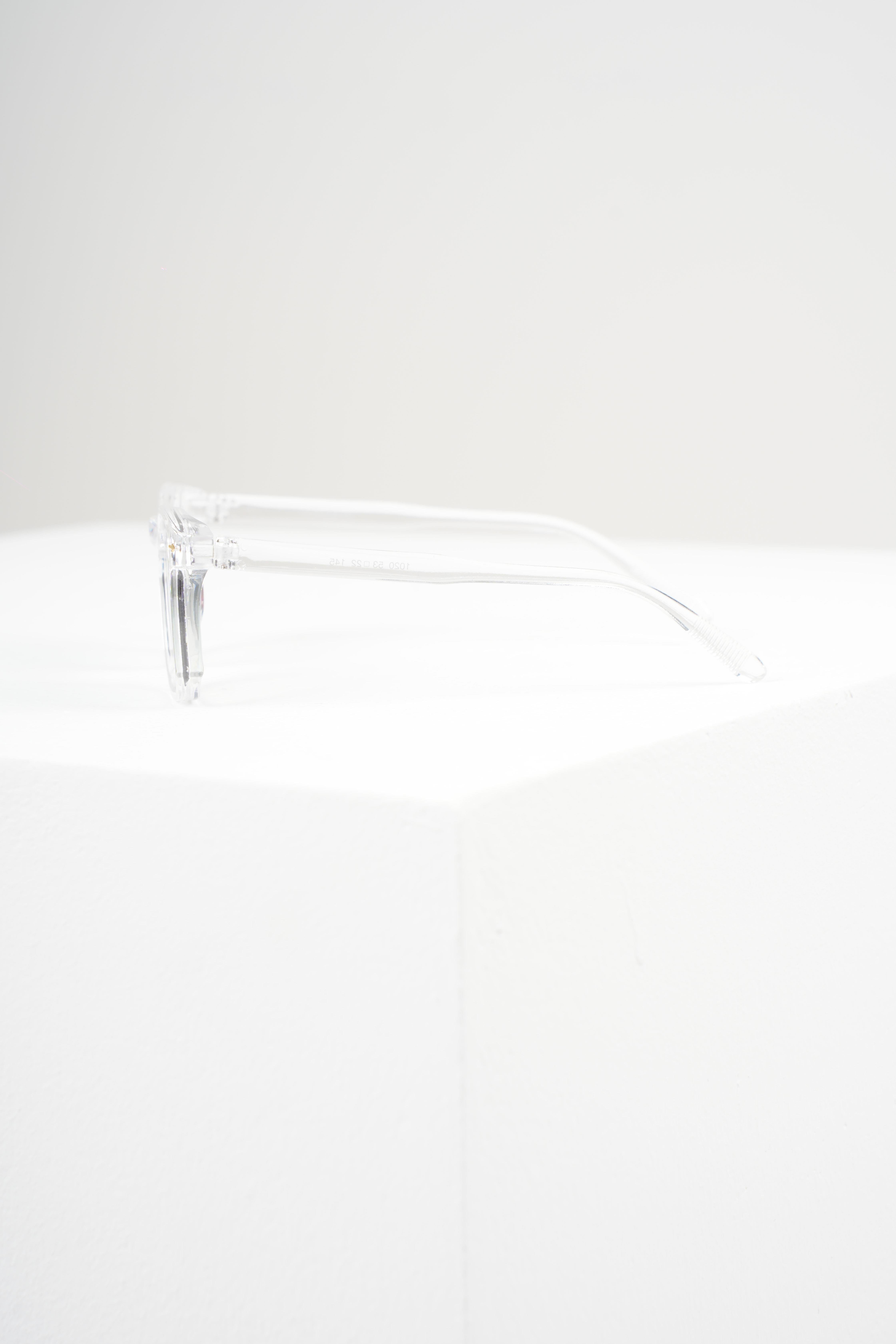 ROYAL EYEWEARTRANSPARAN GREEN LORRAINEWEyewearWATCHOFROYALLORRAINEWROYAL EYEWEARTRANSPARAN GREEN LORRAINEW