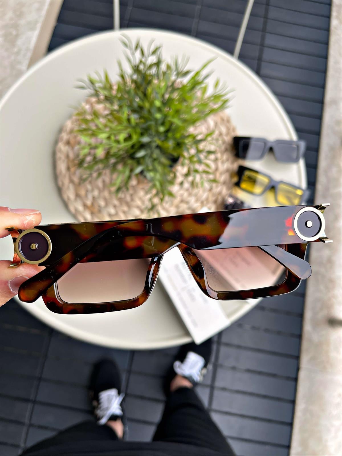 GÜNEŞ GÖZLÜĞÜ KADIN&ERKEK LEOPAR UV-400 KORUMALI ÖZEL CAM DAYANIKLI ÇERÇEVE MODERN&RETRO TASARIM GÖZLÜK,CE SERTİFİKALİGÖZLÜK KONSEPTWATCHOFROYALRE2309WGÜNEŞ GÖZLÜĞÜ KADIN&ERKEK LEOPAR UV-400 KORUMALI ÖZEL CAM DAYANIKLI ÇERÇEVE MODERN&RETRO TASARIM GÖZLÜK,CE SERTİFİKALİ