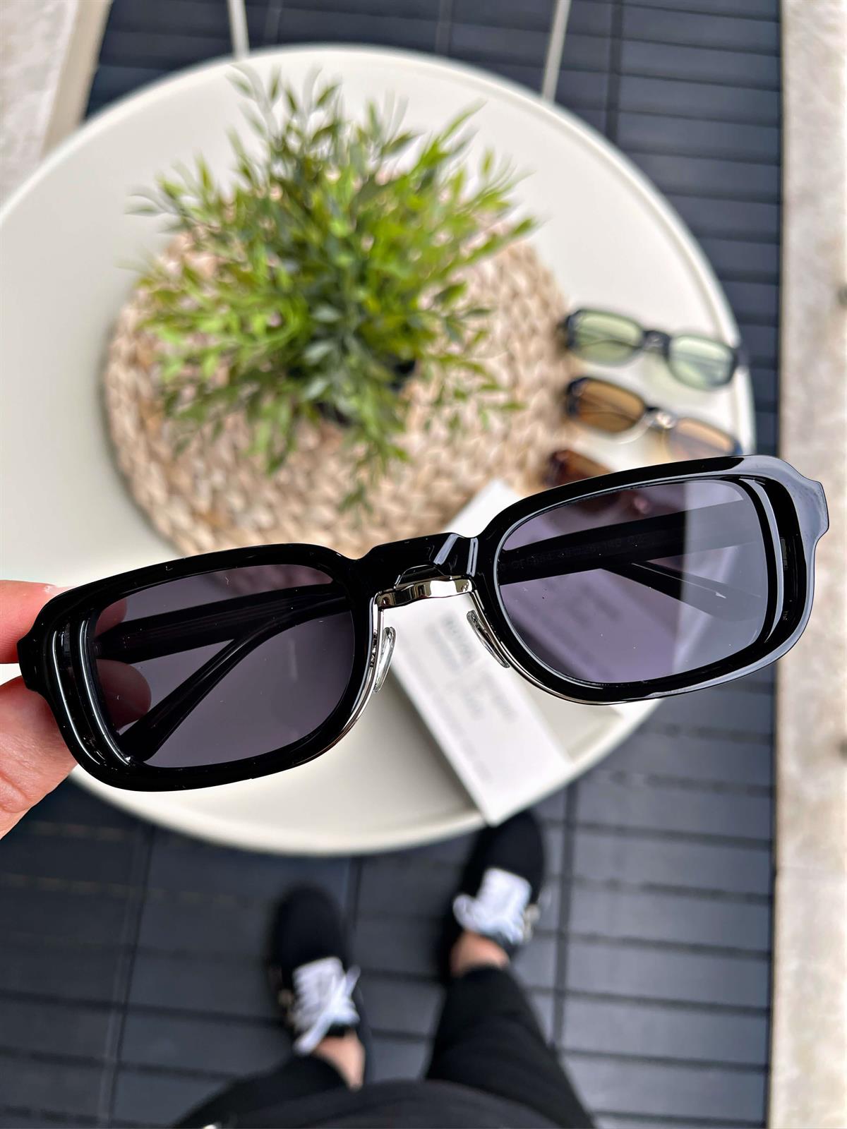 GÜNEŞ GÖZLÜĞÜ KADIN&ERKEK SİYAH UV-400 KORUMALI ÖZEL CAM DAYANIKLI ÇERÇEVE MODERN&RETRO TASARIM GÖZLÜK,CE SERTİFİKALİGÖZLÜK KONSEPTWATCHOFROYALRE5554WGÜNEŞ GÖZLÜĞÜ KADIN&ERKEK SİYAH UV-400 KORUMALI ÖZEL CAM DAYANIKLI ÇERÇEVE MODERN&RETRO TASARIM GÖZLÜK,CE SERTİFİKALİ
