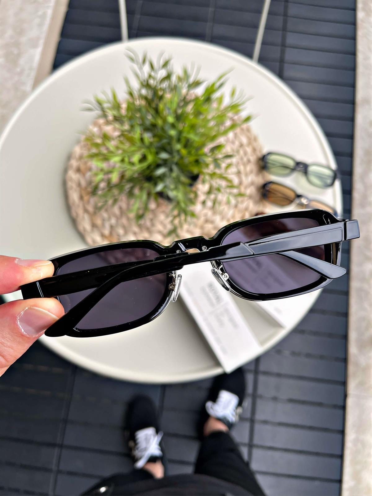 GÜNEŞ GÖZLÜĞÜ KADIN&ERKEK SİYAH UV-400 KORUMALI ÖZEL CAM DAYANIKLI ÇERÇEVE MODERN&RETRO TASARIM GÖZLÜK,CE SERTİFİKALİGÖZLÜK KONSEPTWATCHOFROYALRE5554WGÜNEŞ GÖZLÜĞÜ KADIN&ERKEK SİYAH UV-400 KORUMALI ÖZEL CAM DAYANIKLI ÇERÇEVE MODERN&RETRO TASARIM GÖZLÜK,CE SERTİFİKALİ