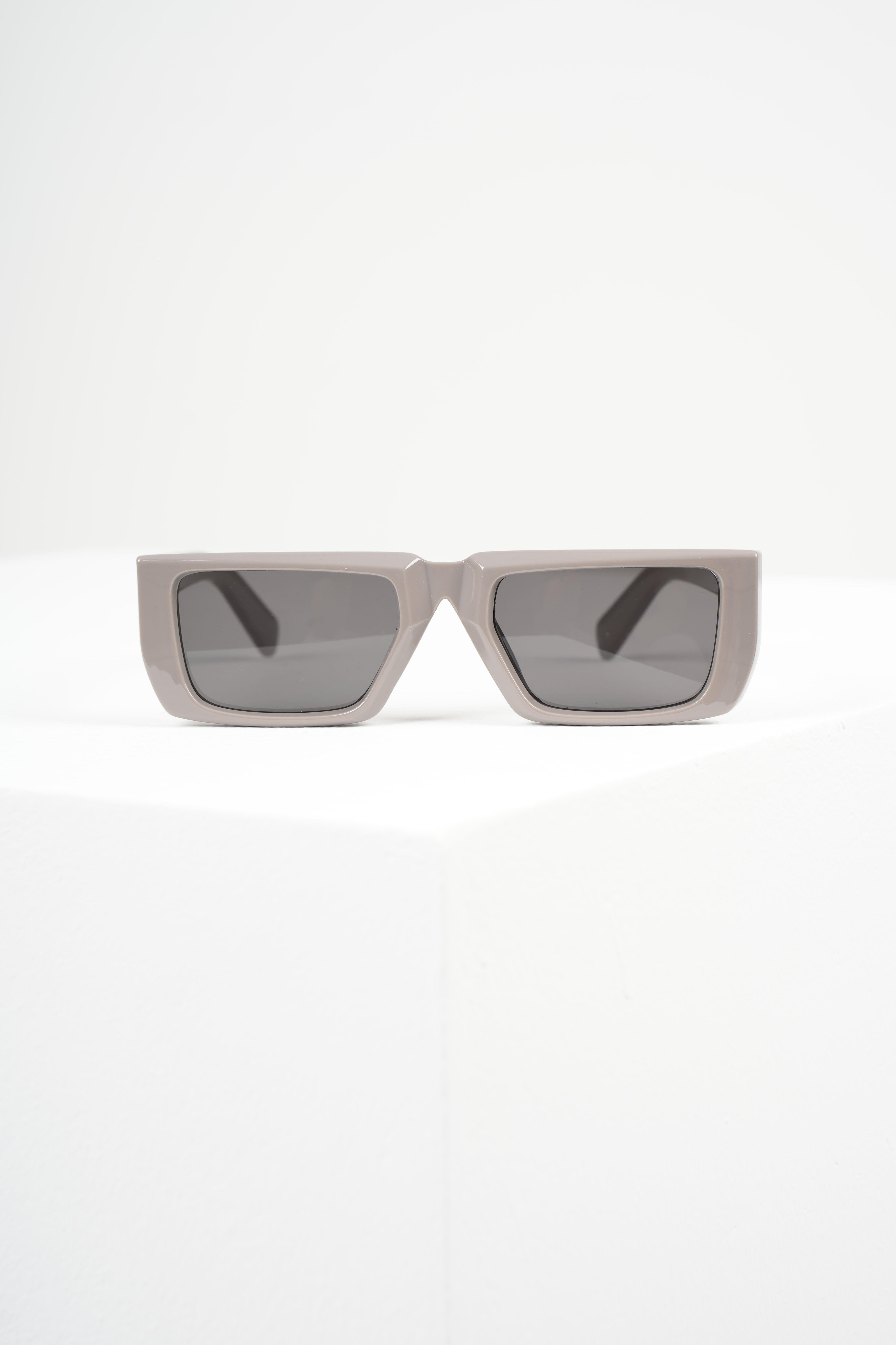 ROYAL EYEWEAR RE2340 VİZON UNİSEX GÜNEŞ GÖZLÜĞÜGözlükWATCHOFROYALRE2340ROYAL EYEWEAR RE2340 VİZON UNİSEX GÜNEŞ GÖZLÜĞÜ