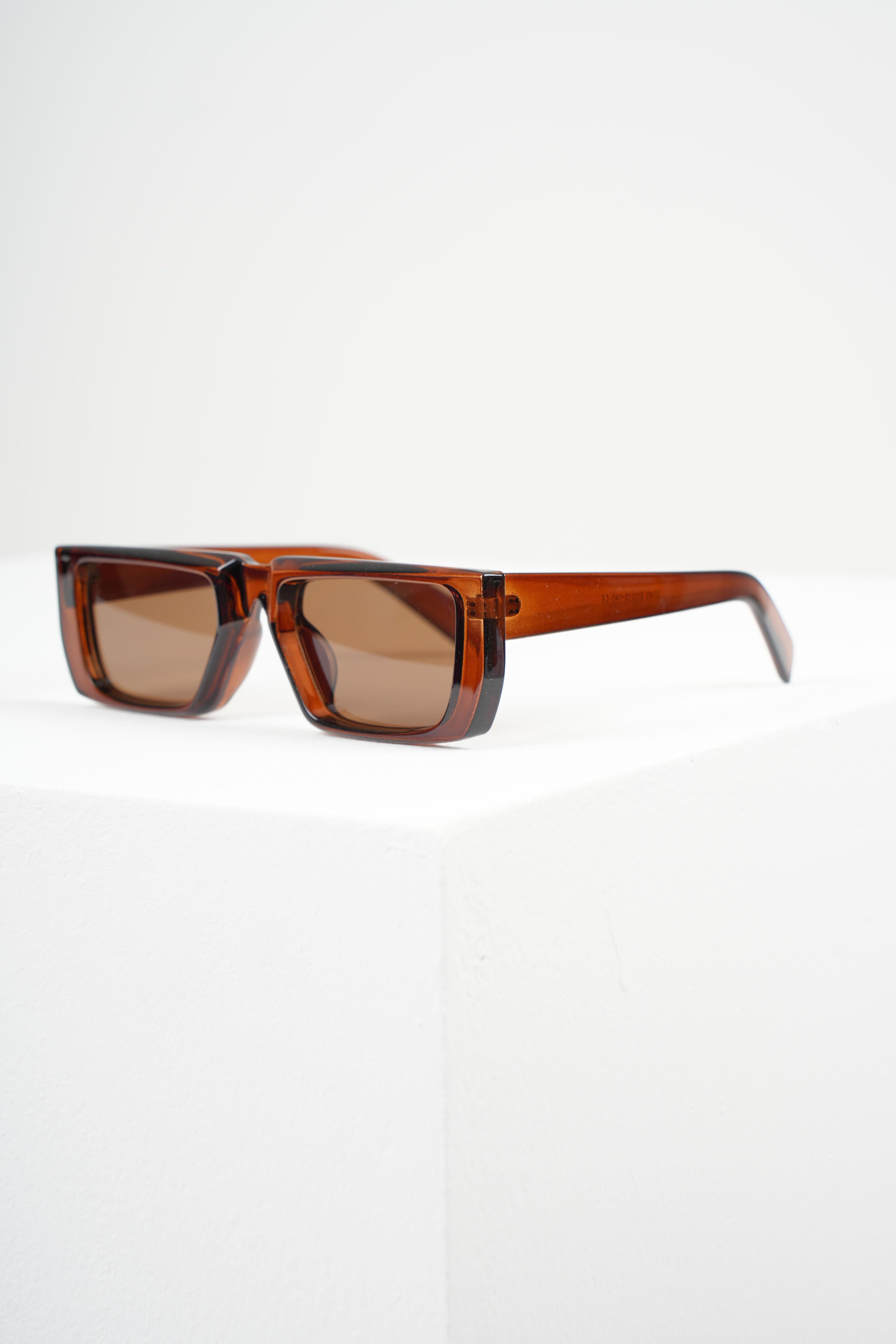 ROYAL EYEWEAR RE2340 KAHVERENGİ UNİSEX GÜNEŞ GÖZLÜĞÜGözlükWATCHOFROYALRE2340ROYAL EYEWEAR RE2340 KAHVERENGİ UNİSEX GÜNEŞ GÖZLÜĞÜ