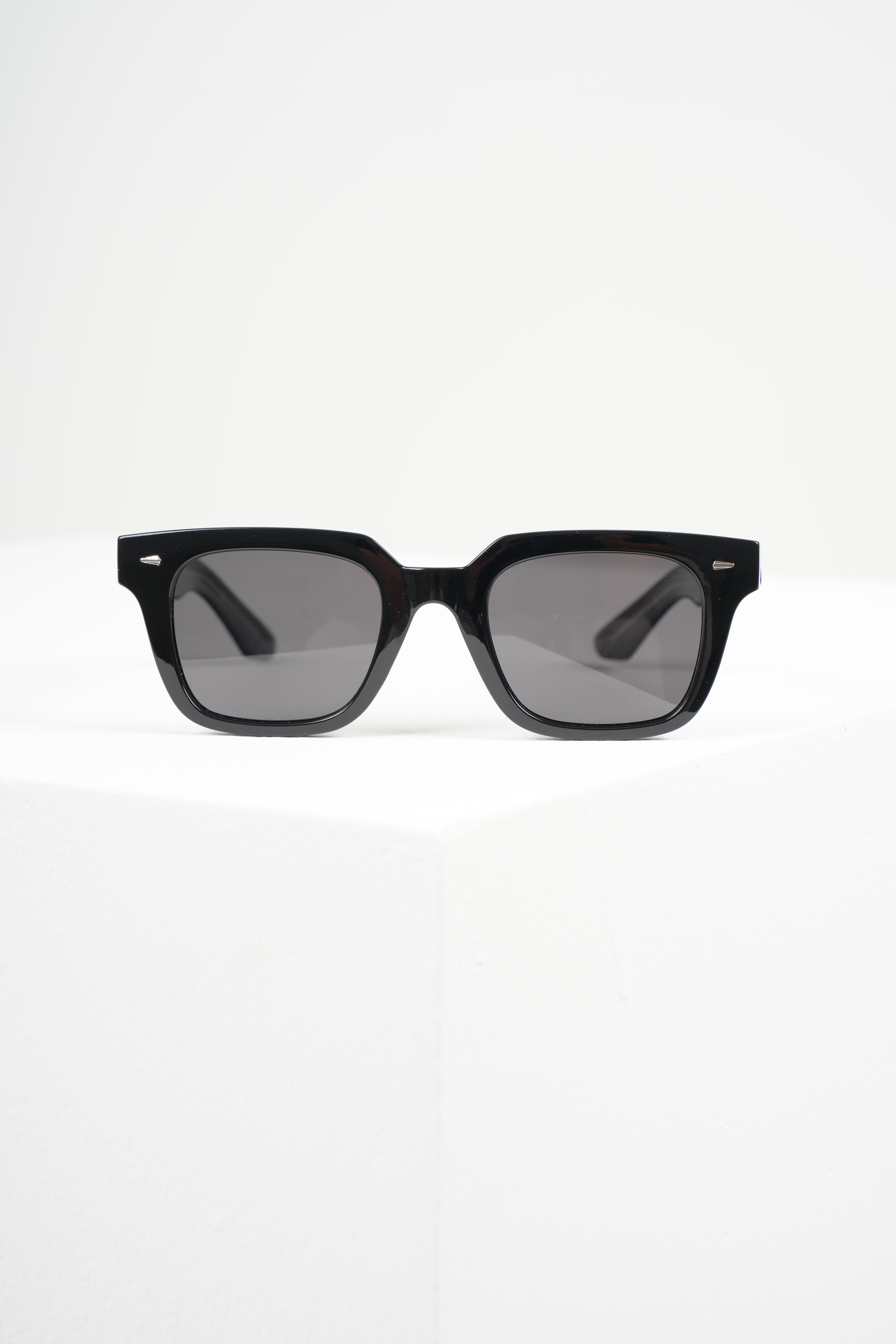 ROYAL EYEWEAR RE31105 SİYAH POLARIZE GÜNEŞ GÖZLÜĞÜGözlükWATCHOFROYALRE31105ROYAL EYEWEAR RE31105 SİYAH POLARIZE GÜNEŞ GÖZLÜĞÜ