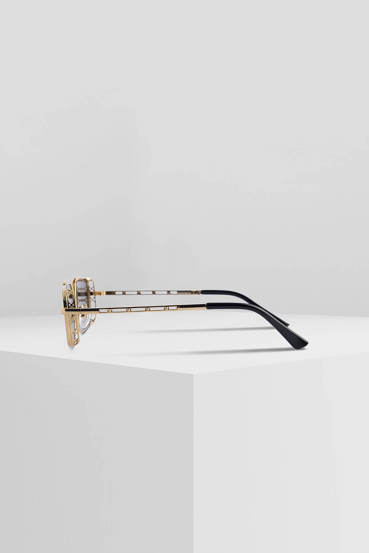 ROYAL EYEWEAR RE36073 GOLD GREEN UNİSEX GÜNEŞ GÖZLÜĞÜGÖZLÜKWATCHOFROYALRE36073GOLDGREENROYAL EYEWEAR RE36073 GOLD GREEN UNİSEX GÜNEŞ GÖZLÜĞÜ