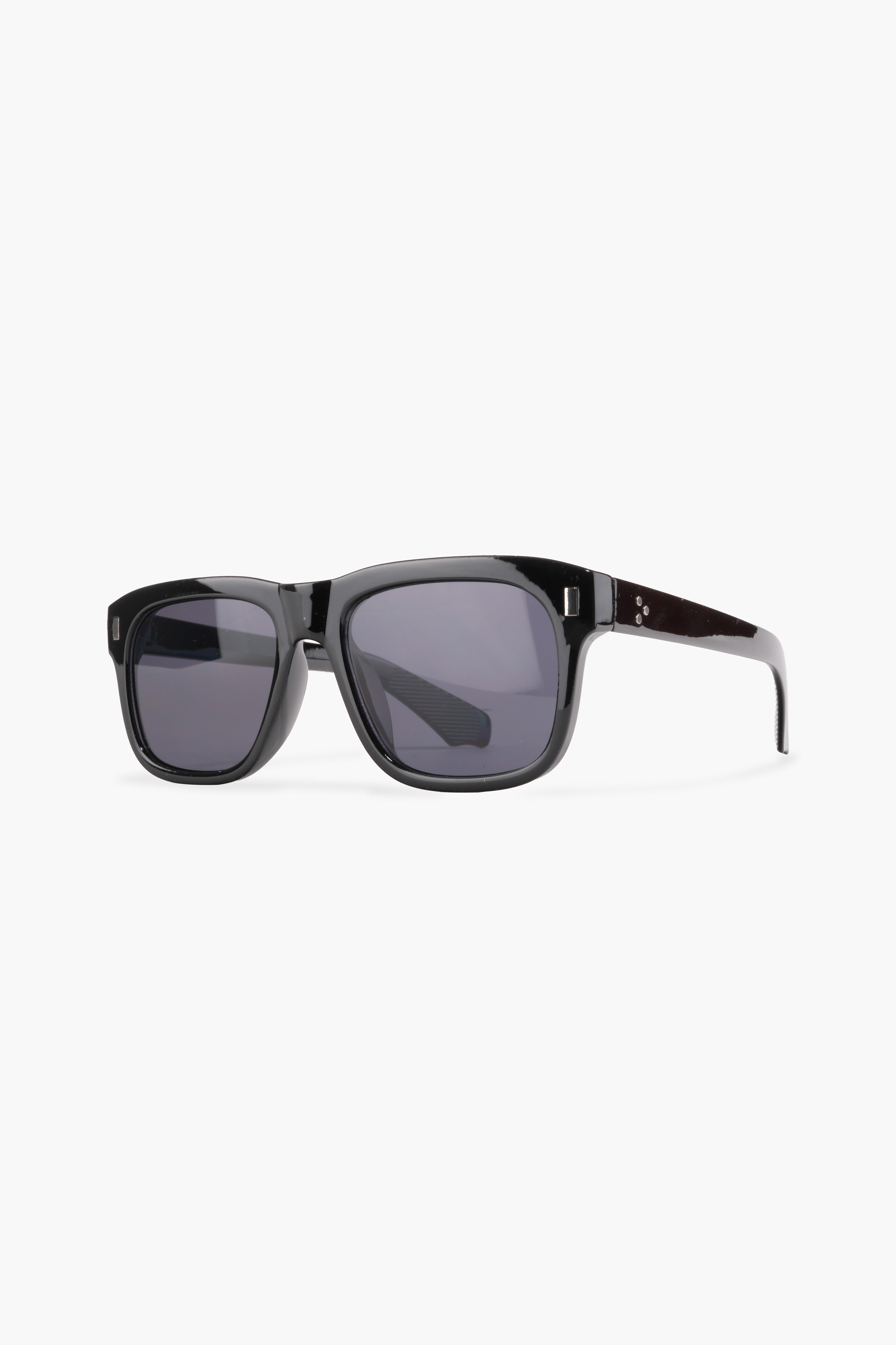ROYAL EYEWEAR RE3683 SİYAH GÜNEŞ GÖZLÜĞÜGözlükWATCHOFROYALRE3683ROYAL EYEWEAR RE3683 SİYAH GÜNEŞ GÖZLÜĞÜ