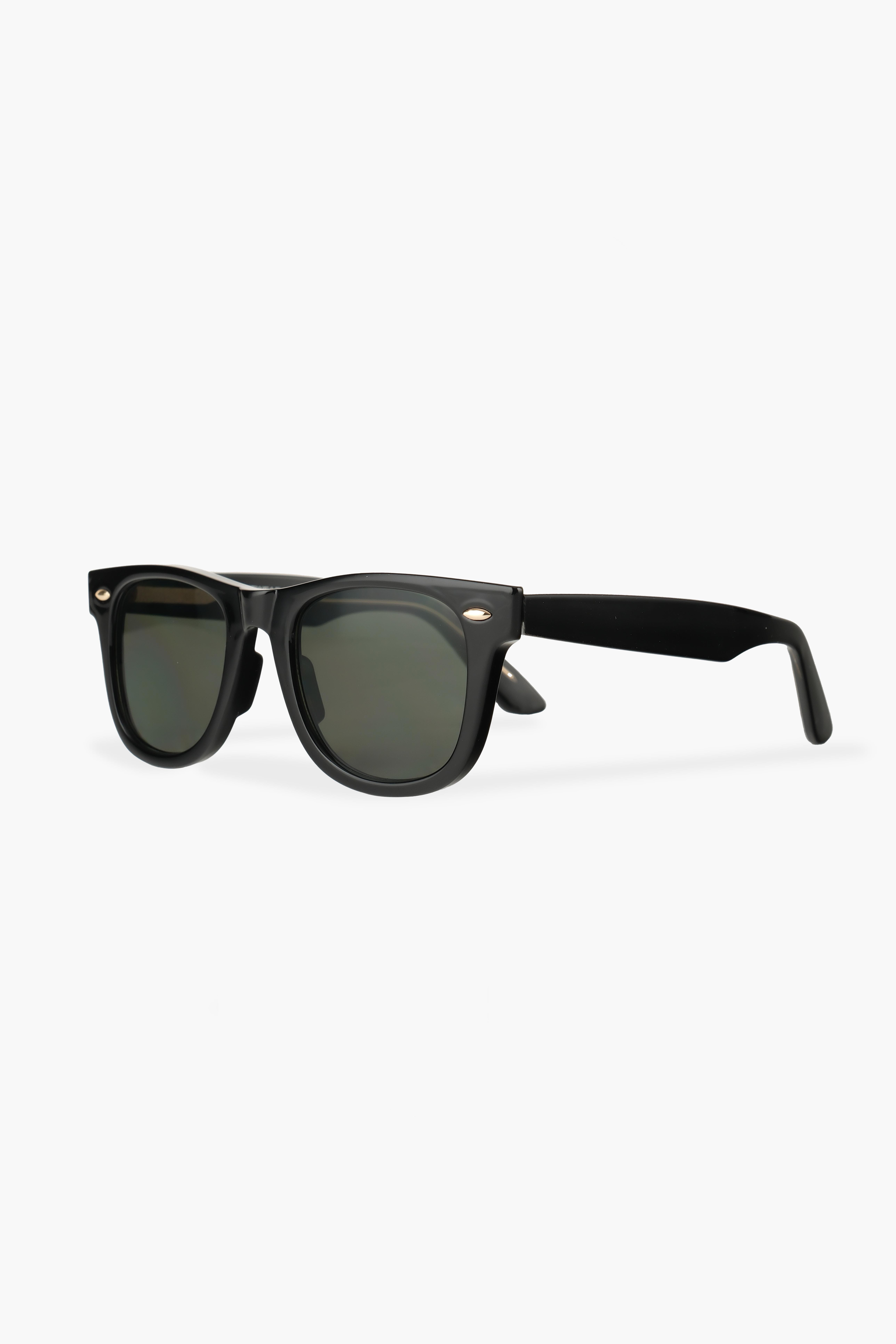 ROYAL EYEWEAR RE6802 SİYAH YEŞİL UNISEX GÜNEŞ GÖZLÜĞÜGözlükWATCHOFROYALRE6802ROYAL EYEWEAR RE6802 SİYAH YEŞİL UNISEX GÜNEŞ GÖZLÜĞÜ