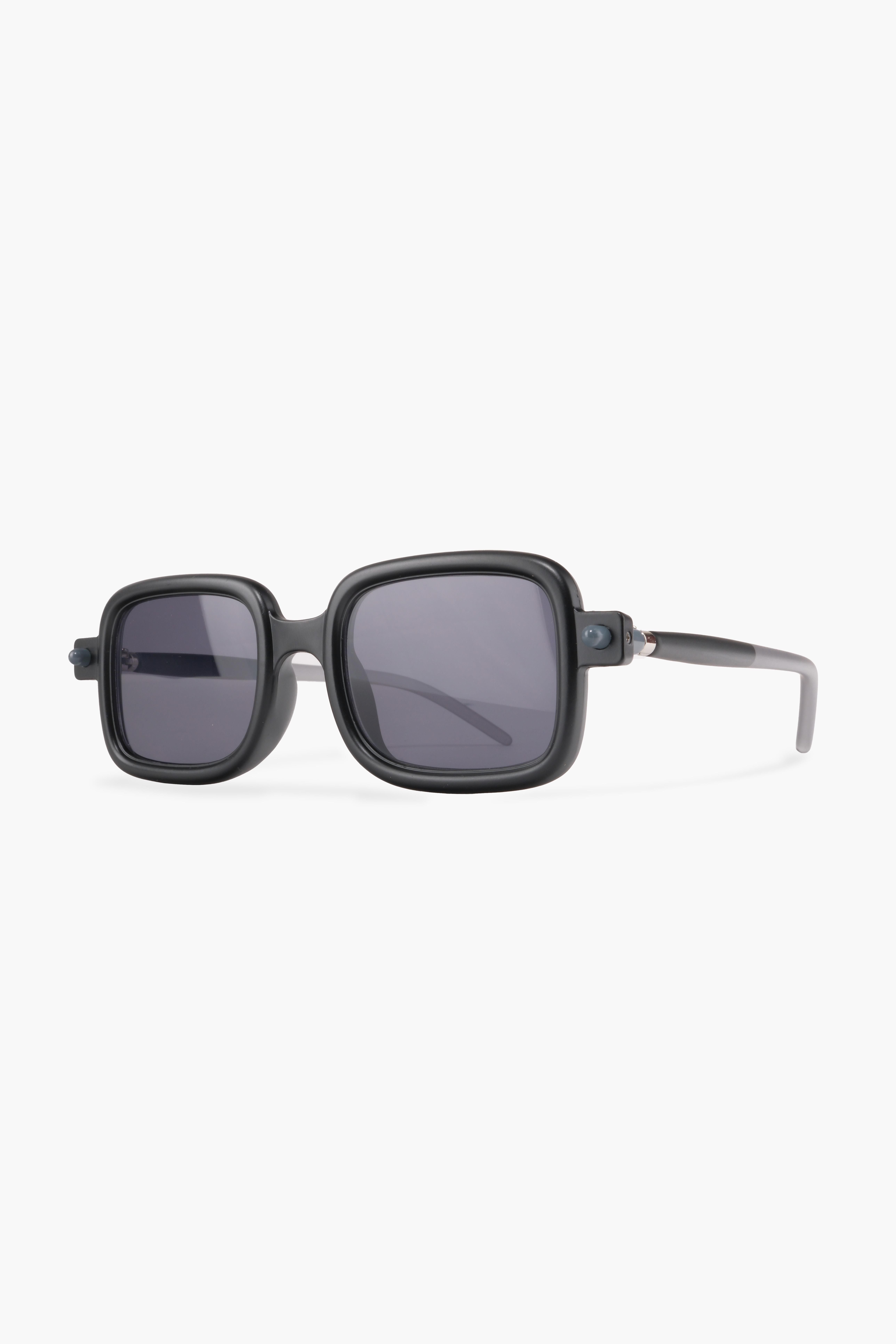 ROYAL EYEWEAR 86512 SİYAH GRİ UNISEX GÜNEŞ GÖZLÜĞÜGözlükWATCHOFROYALRE86512SYHGRİROYAL EYEWEAR 86512 SİYAH GRİ UNISEX GÜNEŞ GÖZLÜĞÜ