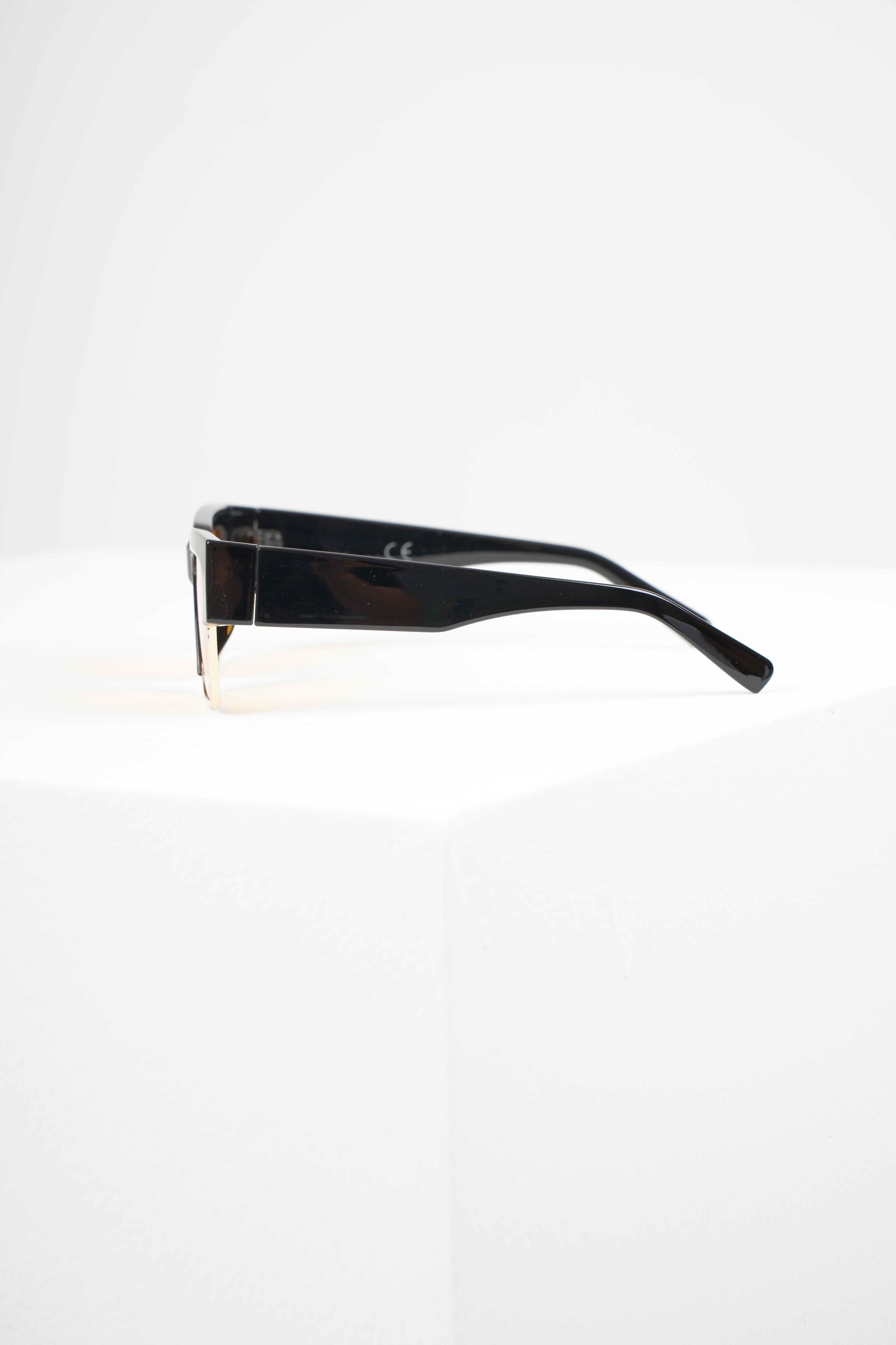 ROYAL EYEWEAR RE9171 TURUNCU GÜNEŞ GÖZLÜĞÜGözlükWATCHOFROYALRE9171ROYAL EYEWEAR RE9171 TURUNCU GÜNEŞ GÖZLÜĞÜ