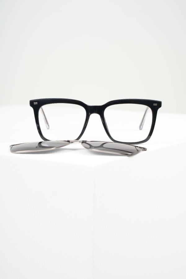 ROYAL EYEWEAR RE98020 MIKNATISLI ÖN ÇERÇEVESİ ÇIKARILABİLEN KOYU SİYAH GÜNEŞ GÖZLÜĞÜGözlükWATCHOFROYALRE98020ROYAL EYEWEAR RE98020 MIKNATISLI ÖN ÇERÇEVESİ ÇIKARILABİLEN KOYU SİYAH GÜNEŞ GÖZLÜĞÜ